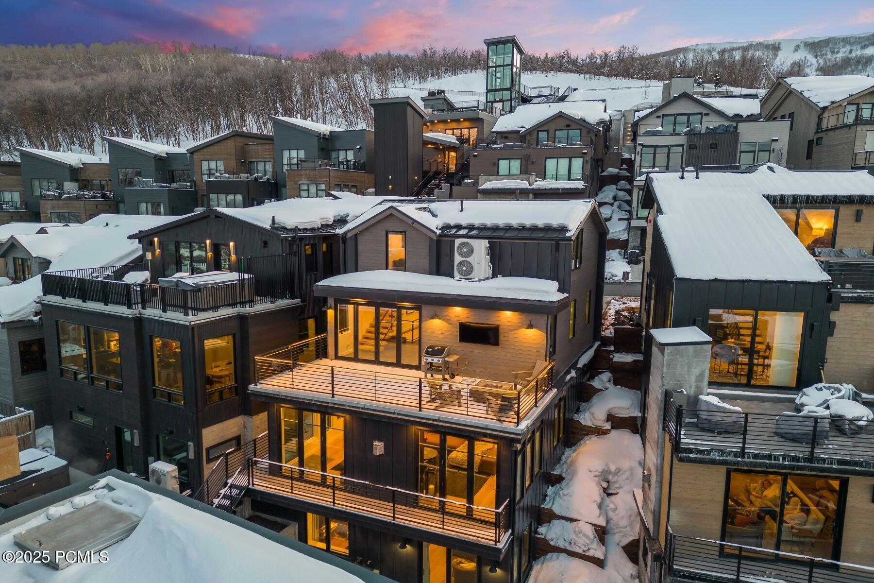 Park City, Utah 84060, United States, 4 Bedrooms Bedrooms, ,5 BathroomsBathrooms,Residential,Active,25089