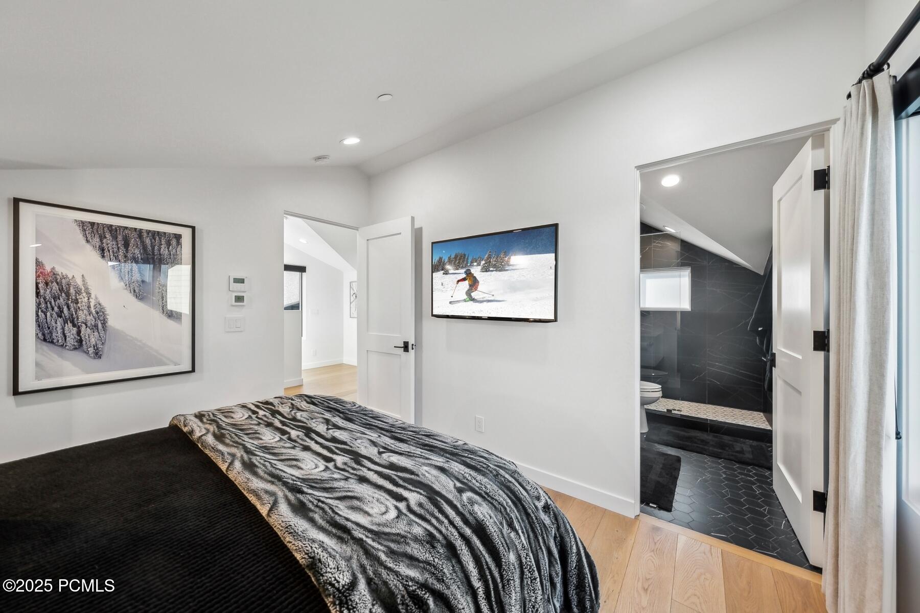 Park City, Utah 84060, United States, 4 Bedrooms Bedrooms, ,5 BathroomsBathrooms,Residential,Active,25089