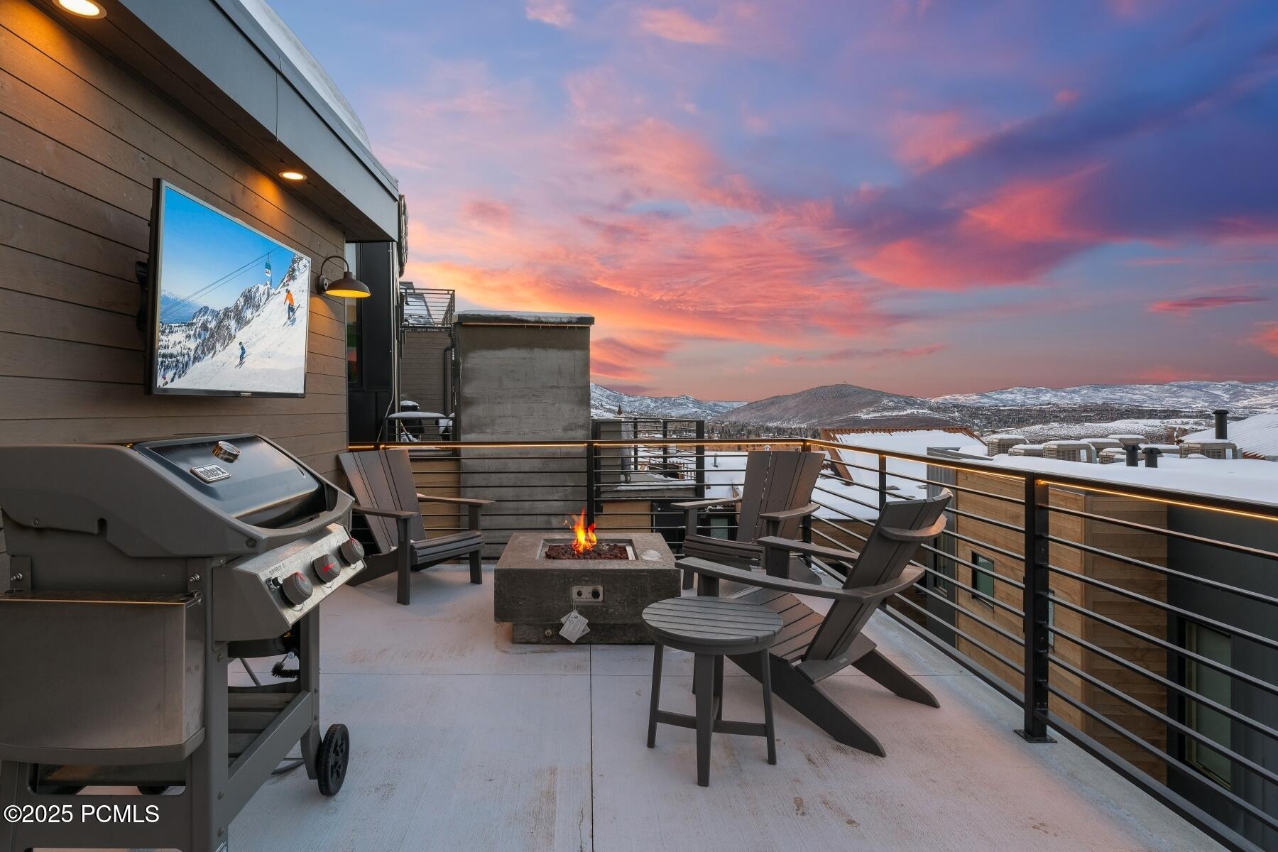 Park City, Utah 84060, United States, 4 Bedrooms Bedrooms, ,5 BathroomsBathrooms,Residential,Active,25089