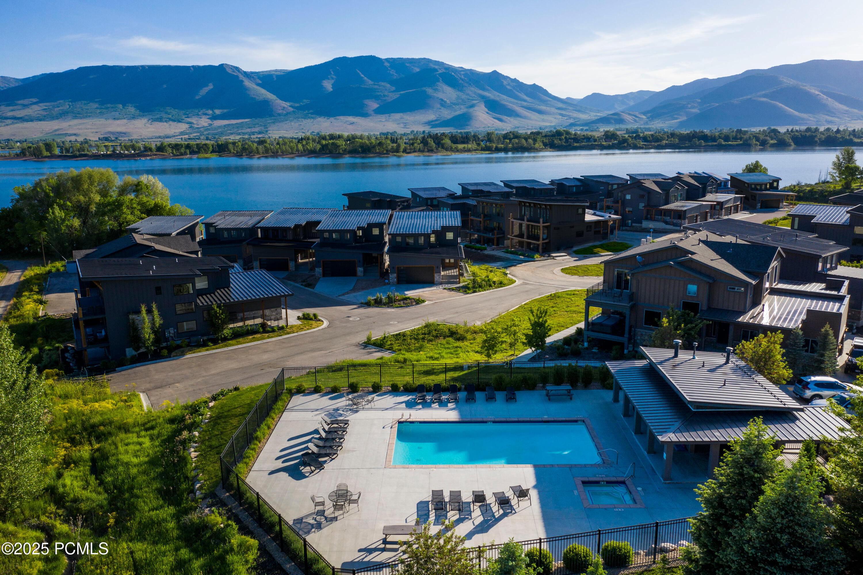 819 S Edgewater Court, Huntsville, Utah image 1