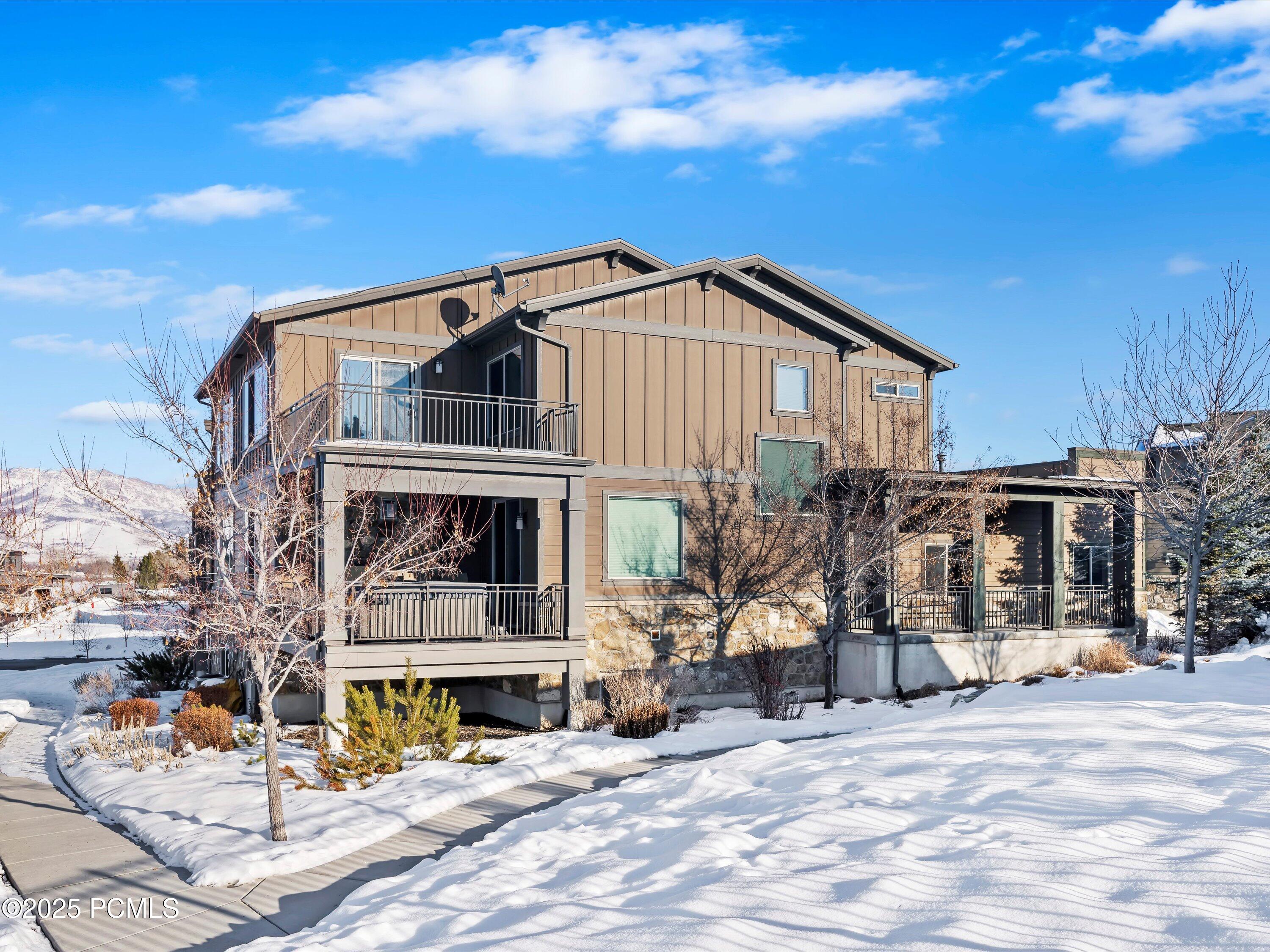 819 S Edgewater Court, Huntsville, Utah image 1