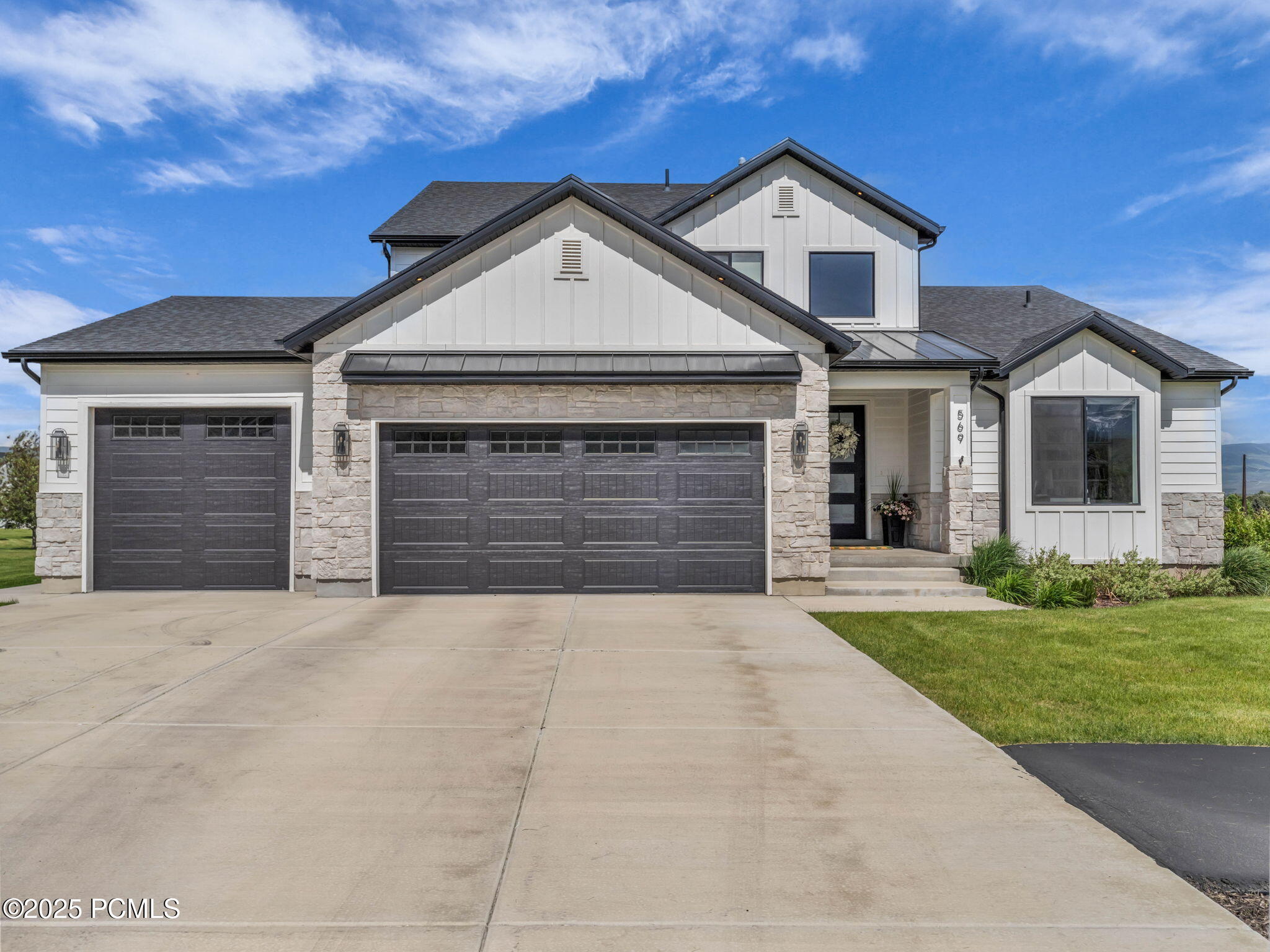 569 W Cascade Meadows Loop, Midway, Utah image 2