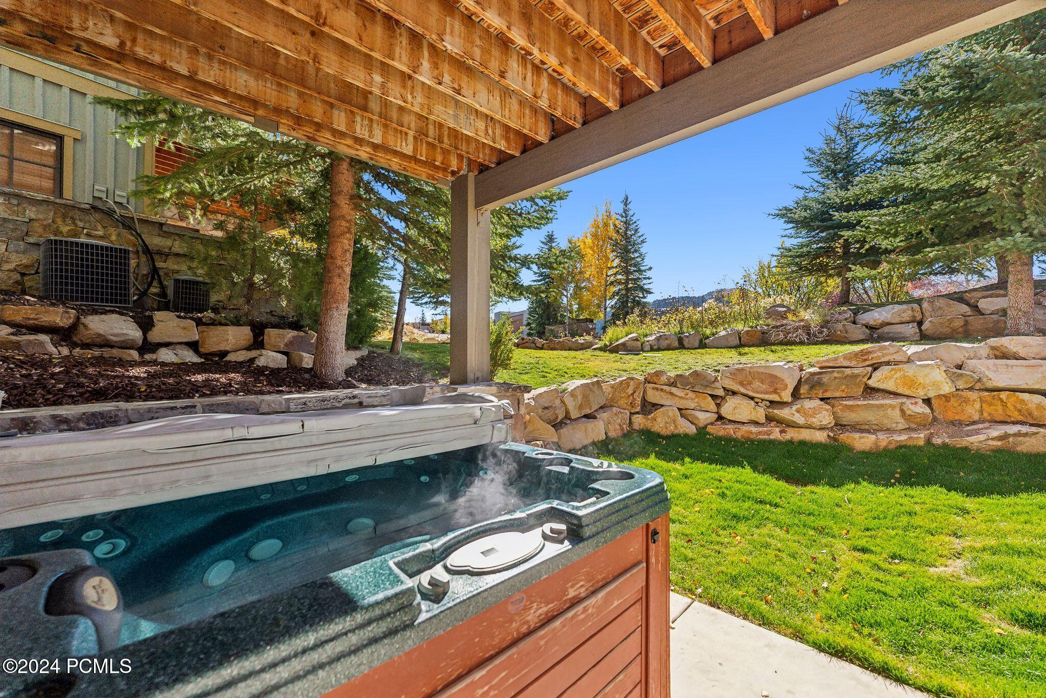 Park City, Utah 84060, United States, 6 Bedrooms Bedrooms, ,6 BathroomsBathrooms,Residential,Pending,36471