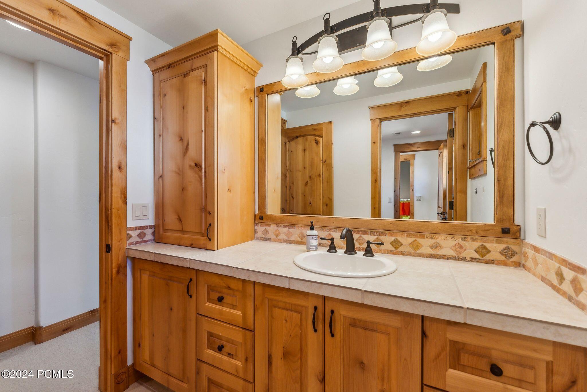 Park City, Utah 84060, United States, 6 Bedrooms Bedrooms, ,6 BathroomsBathrooms,Residential,Pending,36471