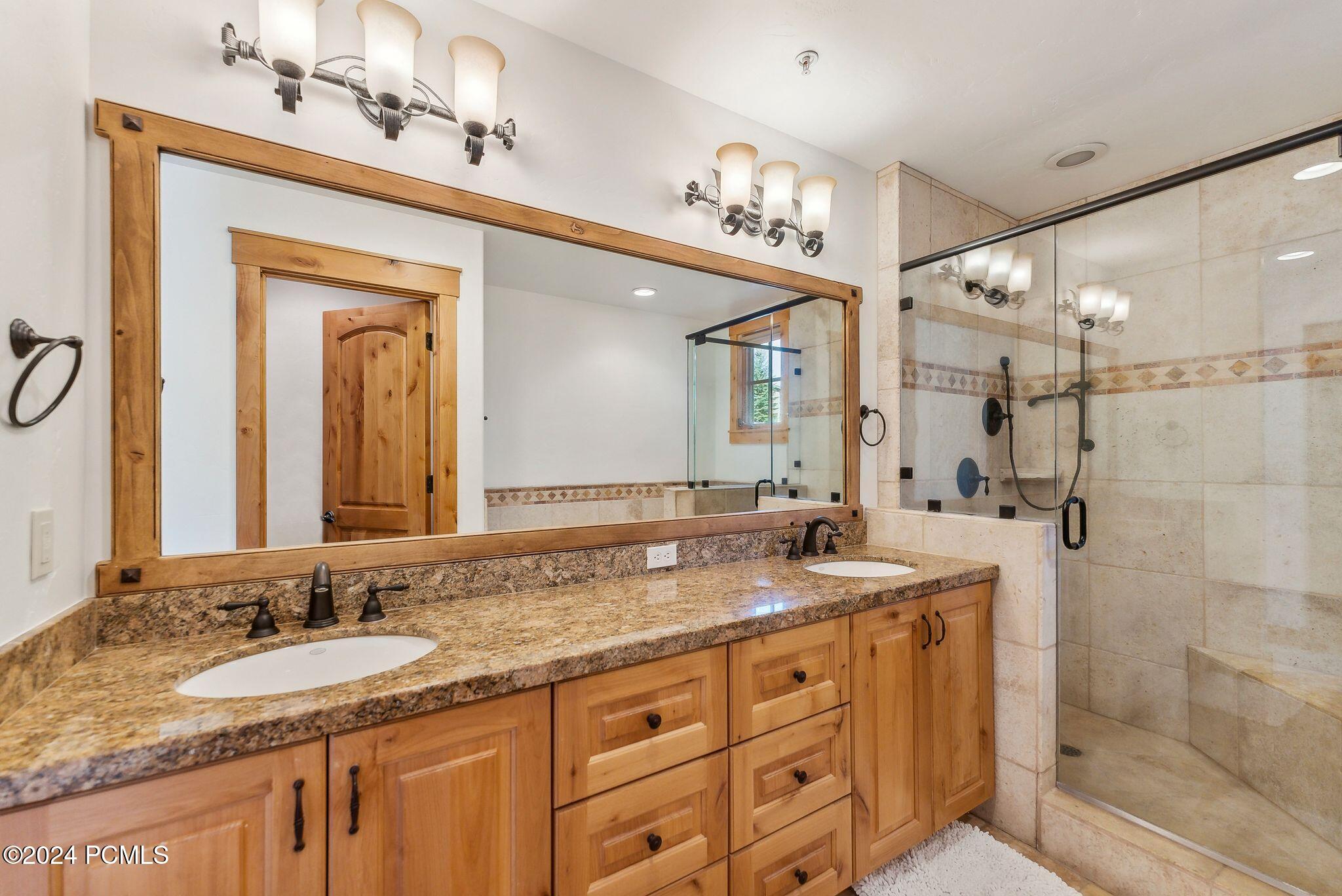 Park City, Utah 84060, United States, 6 Bedrooms Bedrooms, ,6 BathroomsBathrooms,Residential,Pending,36471