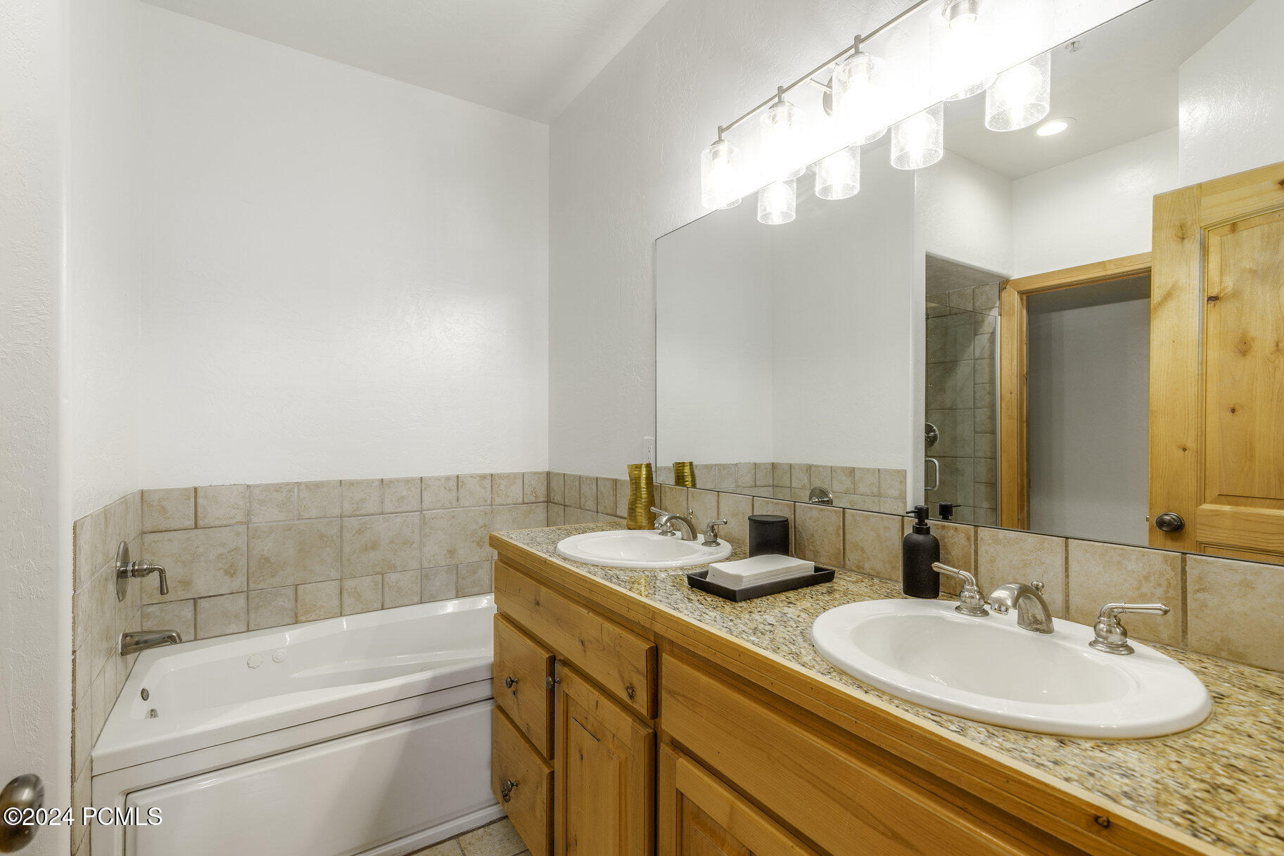 1746 W Redstone Avenue #APT G, Park City, Utah image 18