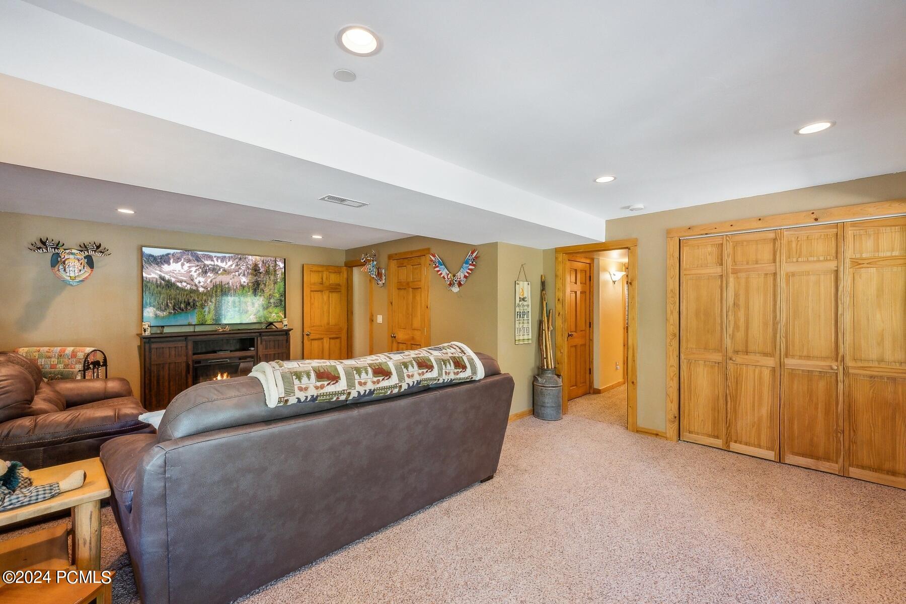 Heber City, Utah 84032, United States, 3 Bedrooms Bedrooms, ,3 BathroomsBathrooms,Residential,Pending,54752