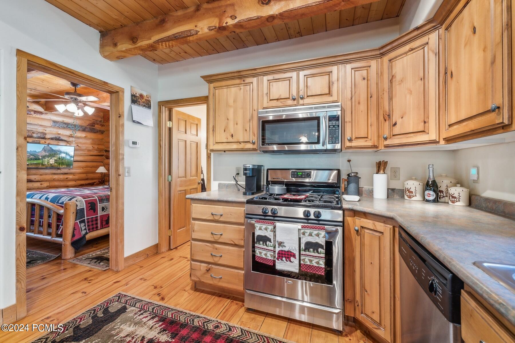 Heber City, Utah 84032, United States, 3 Bedrooms Bedrooms, ,3 BathroomsBathrooms,Residential,Pending,54752