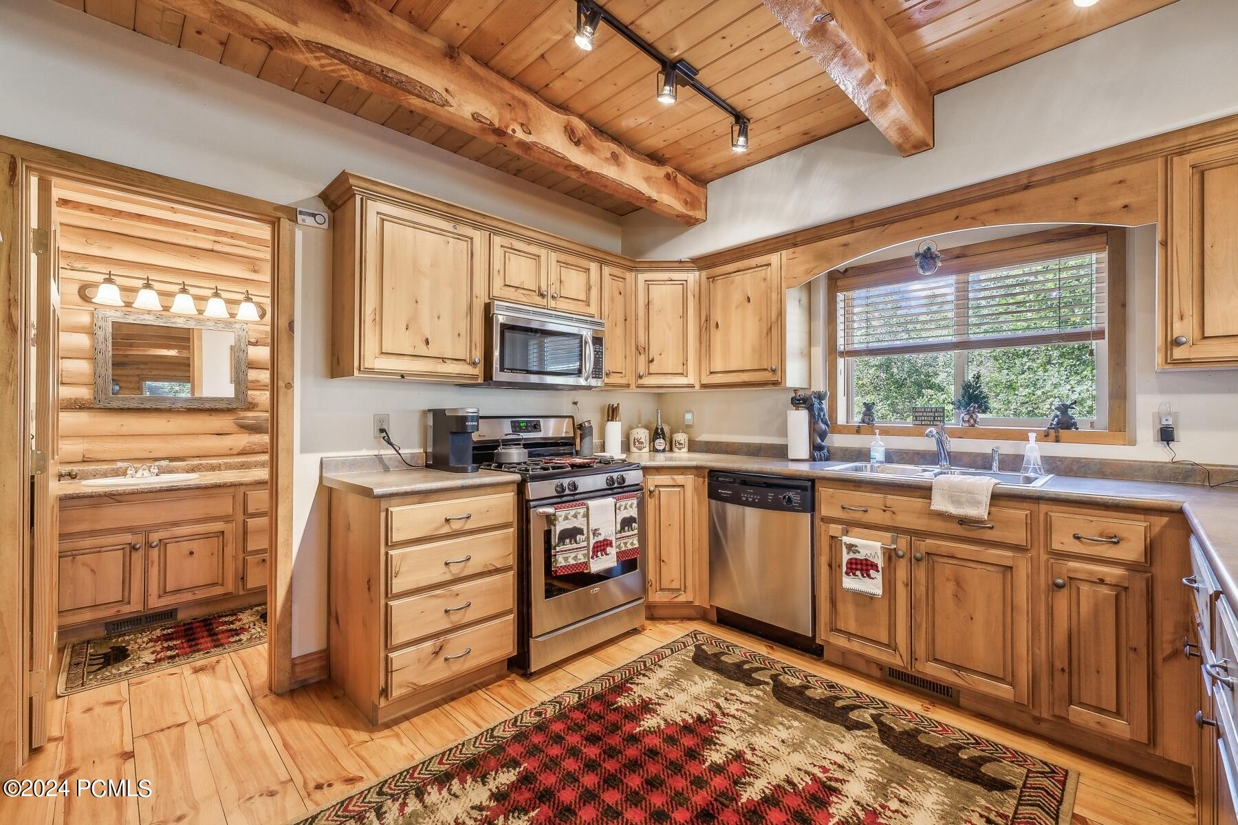 Heber City, Utah 84032, United States, 3 Bedrooms Bedrooms, ,3 BathroomsBathrooms,Residential,Pending,54752