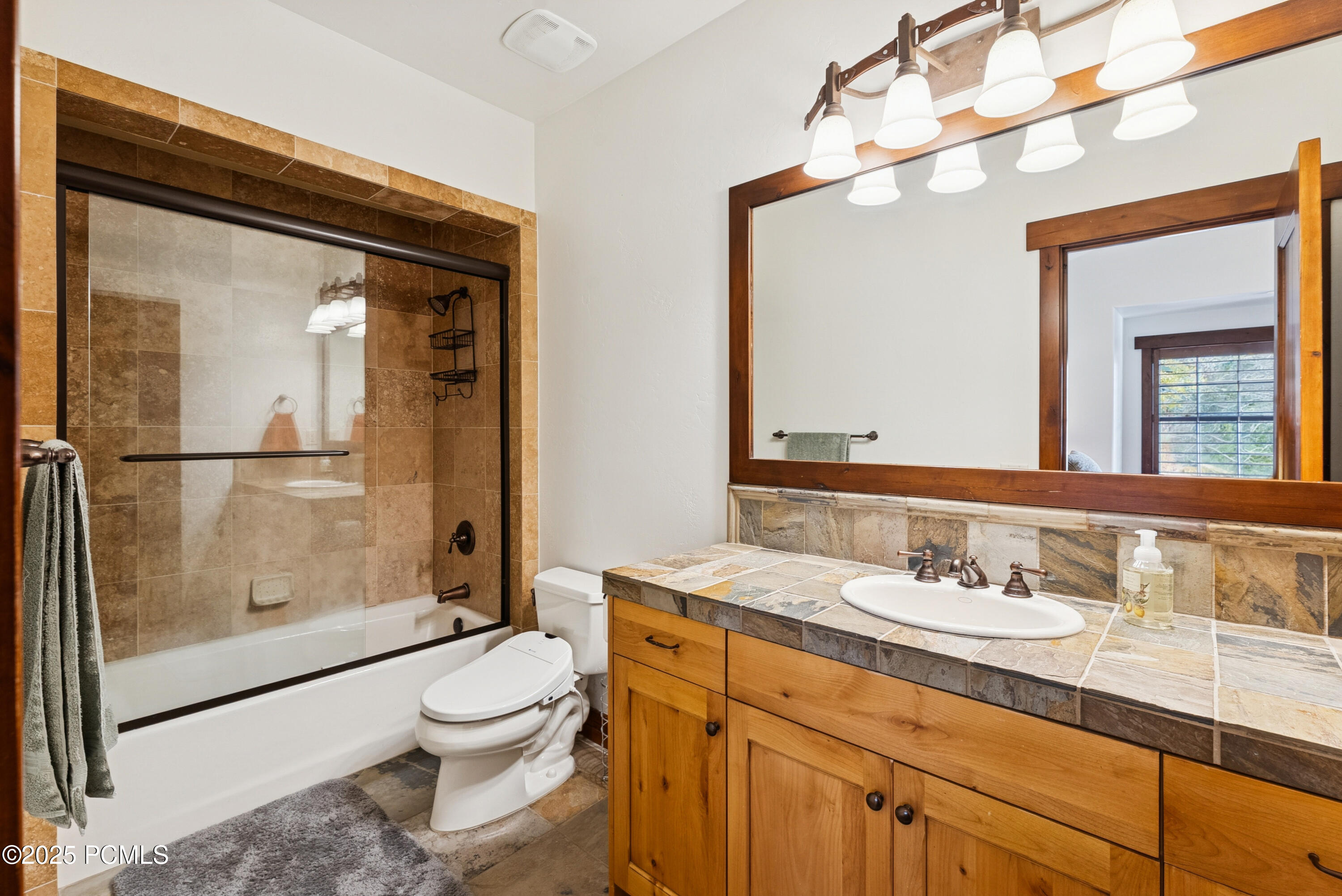 Kamas, Utah 84036, United States, 7 Bedrooms Bedrooms, ,8 BathroomsBathrooms,Residential,Active,231738