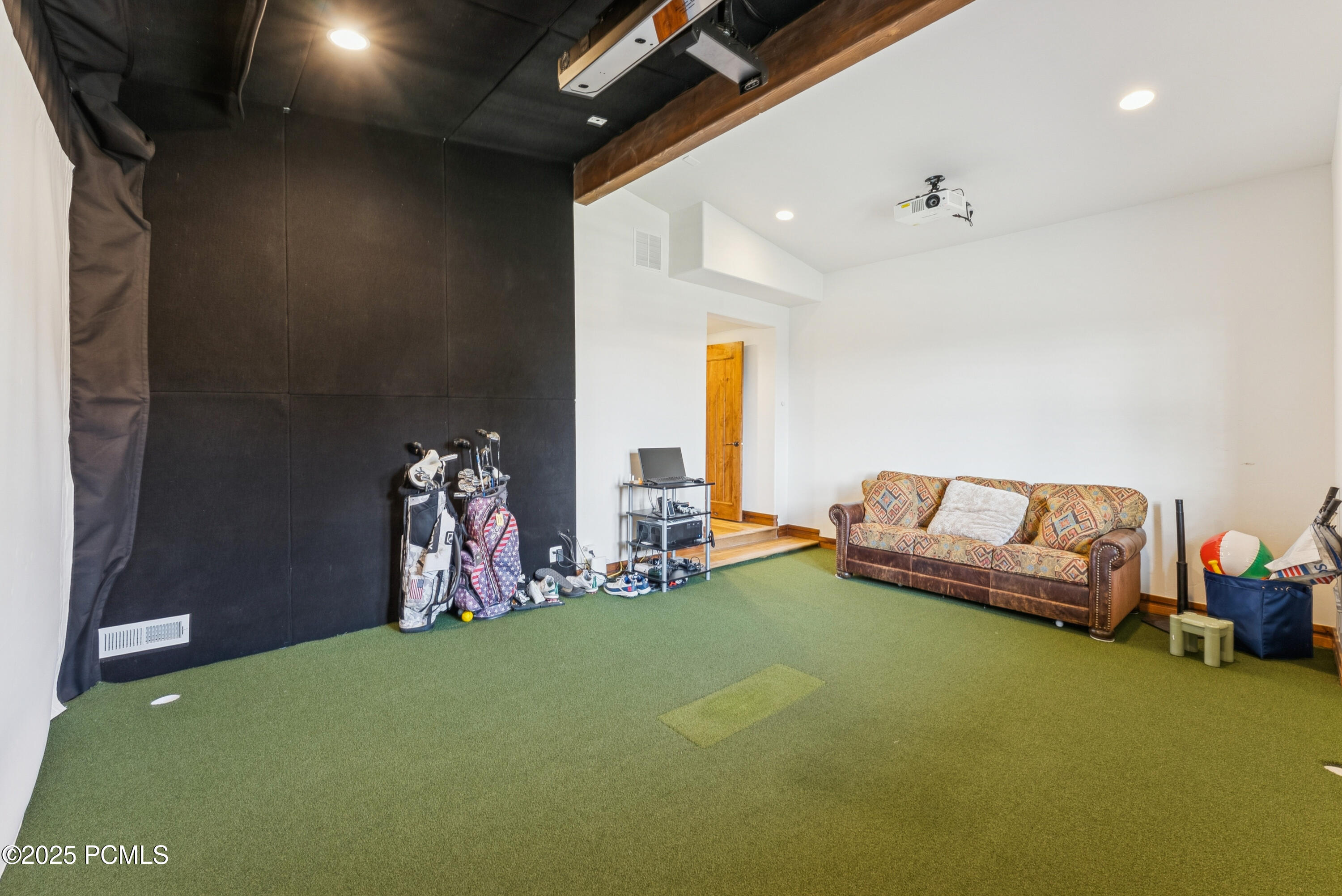 Kamas, Utah 84036, United States, 7 Bedrooms Bedrooms, ,8 BathroomsBathrooms,Residential,Active,231738