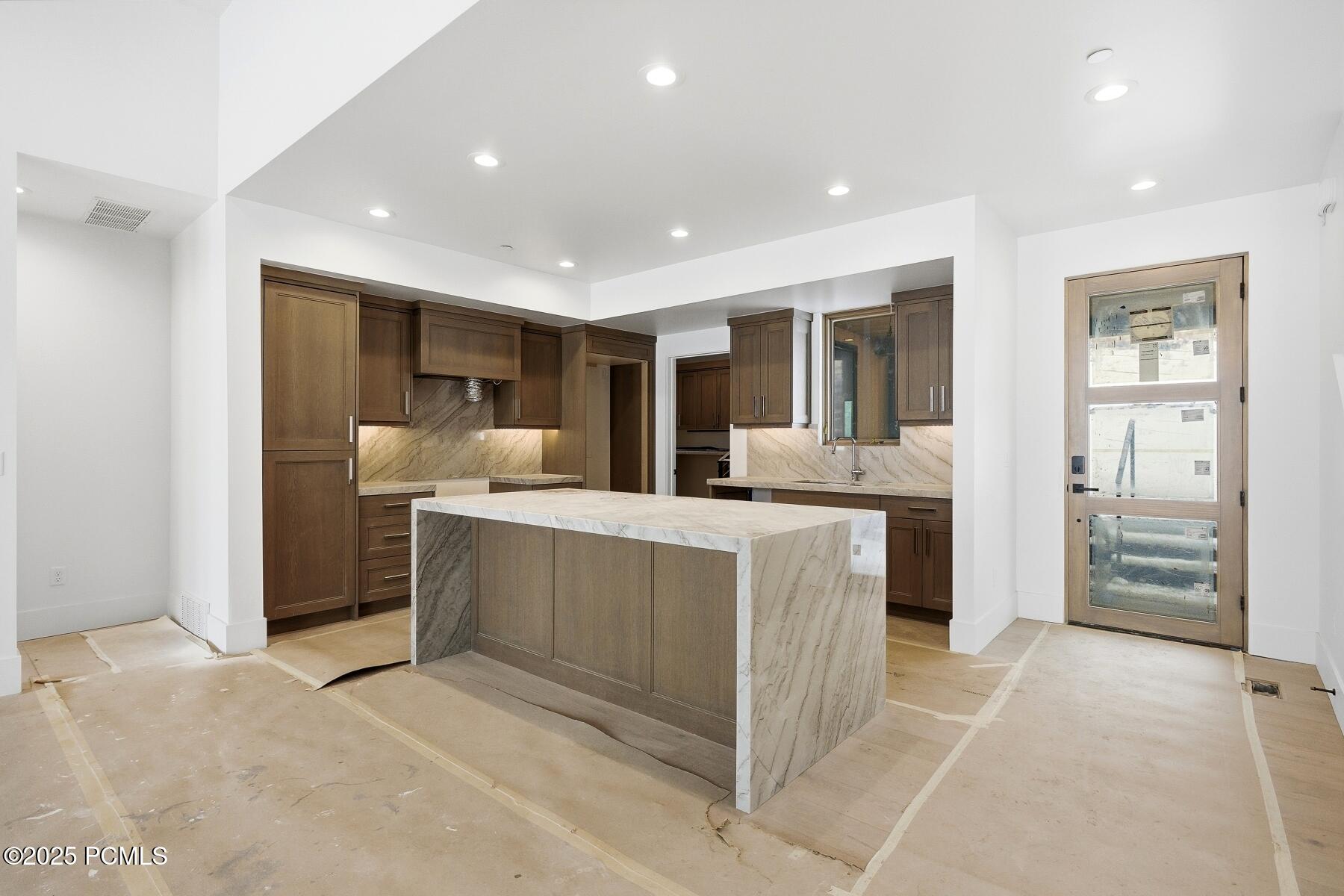 Park City, Utah 84098, United States, 4 Bedrooms Bedrooms, ,4 BathroomsBathrooms,Residential,Active,36338