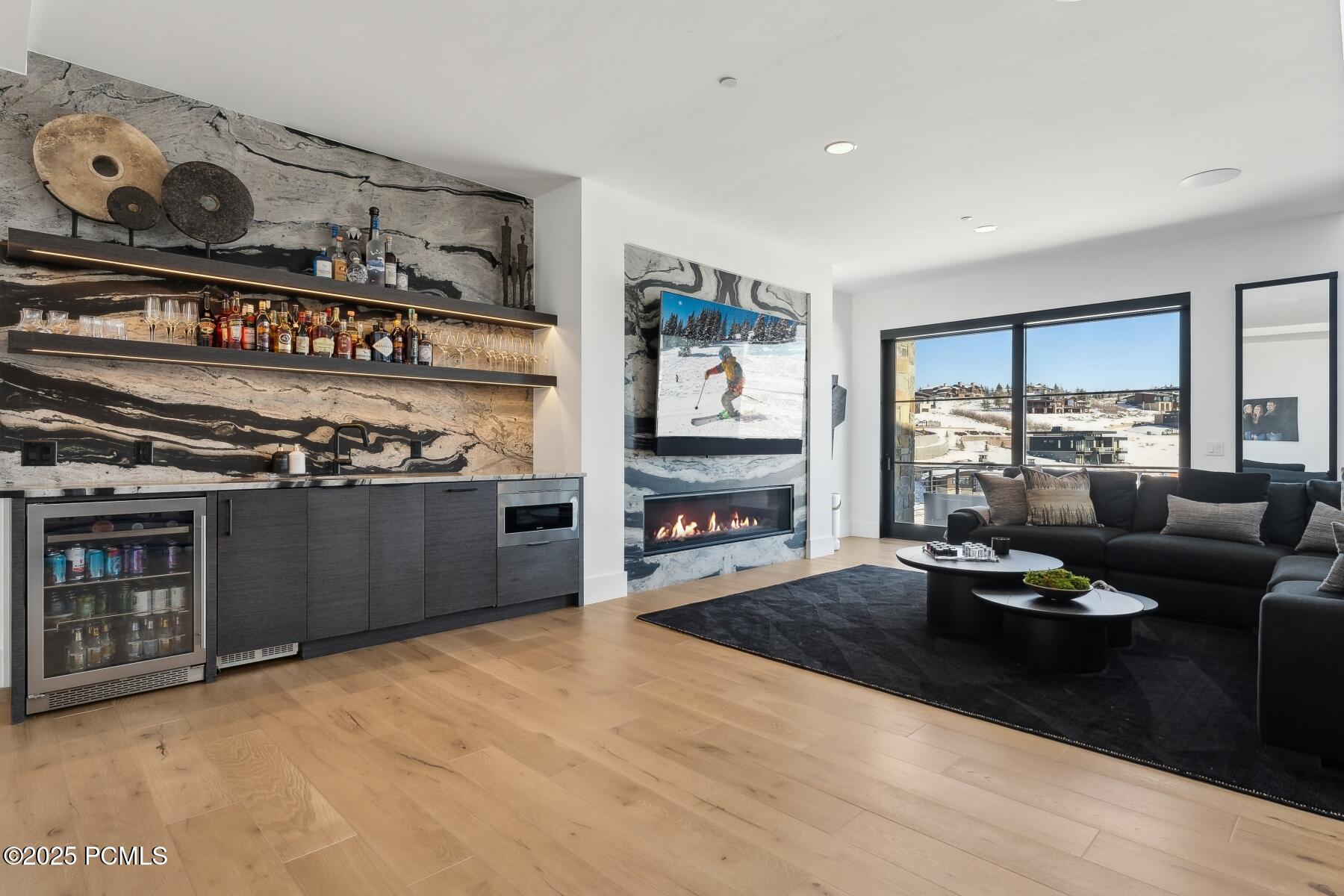 Park City, Utah 84098, United States, 6 Bedrooms Bedrooms, ,9 BathroomsBathrooms,Residential,Pending,87495