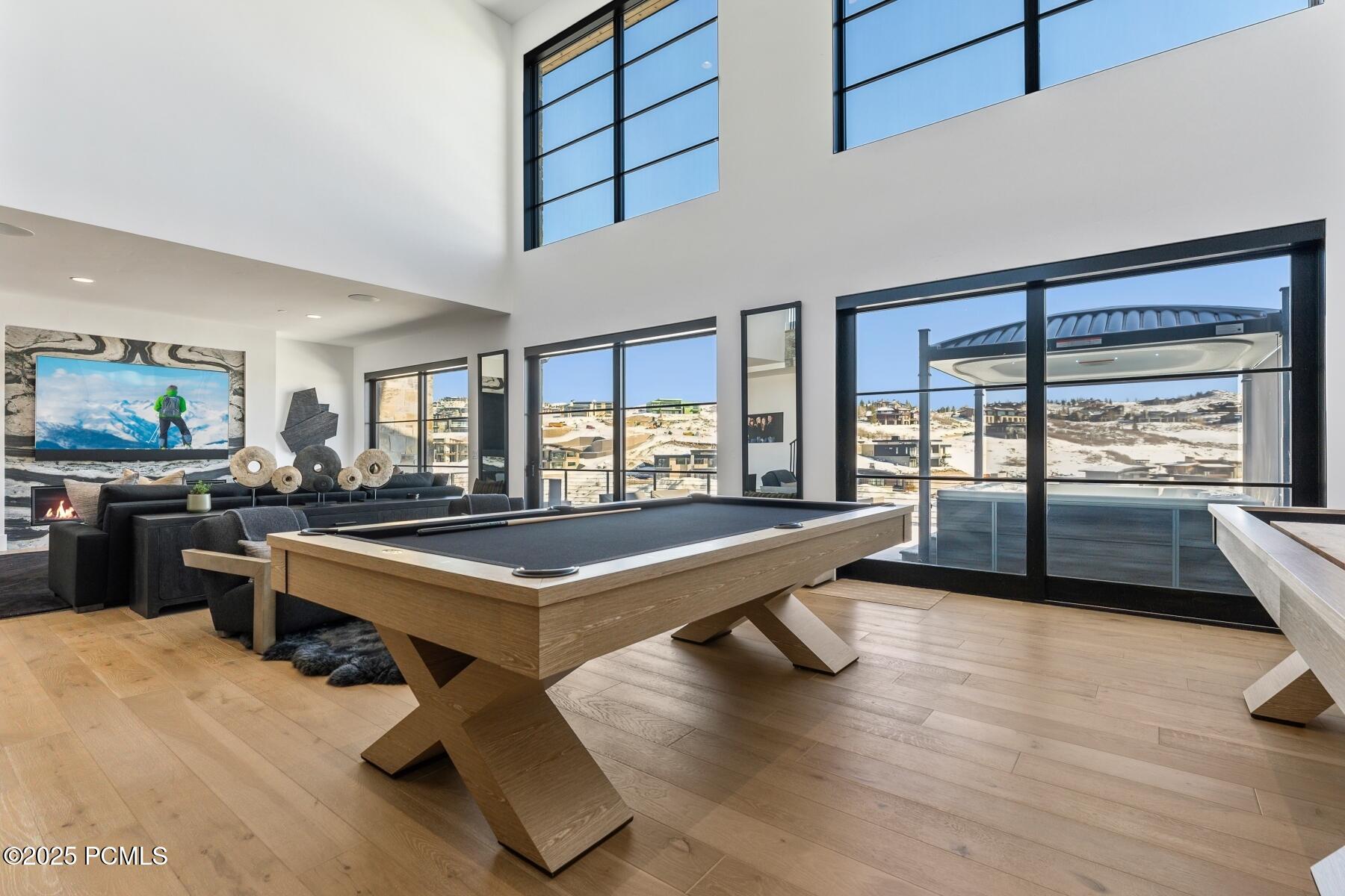 Park City, Utah 84098, United States, 6 Bedrooms Bedrooms, ,9 BathroomsBathrooms,Residential,Pending,87495