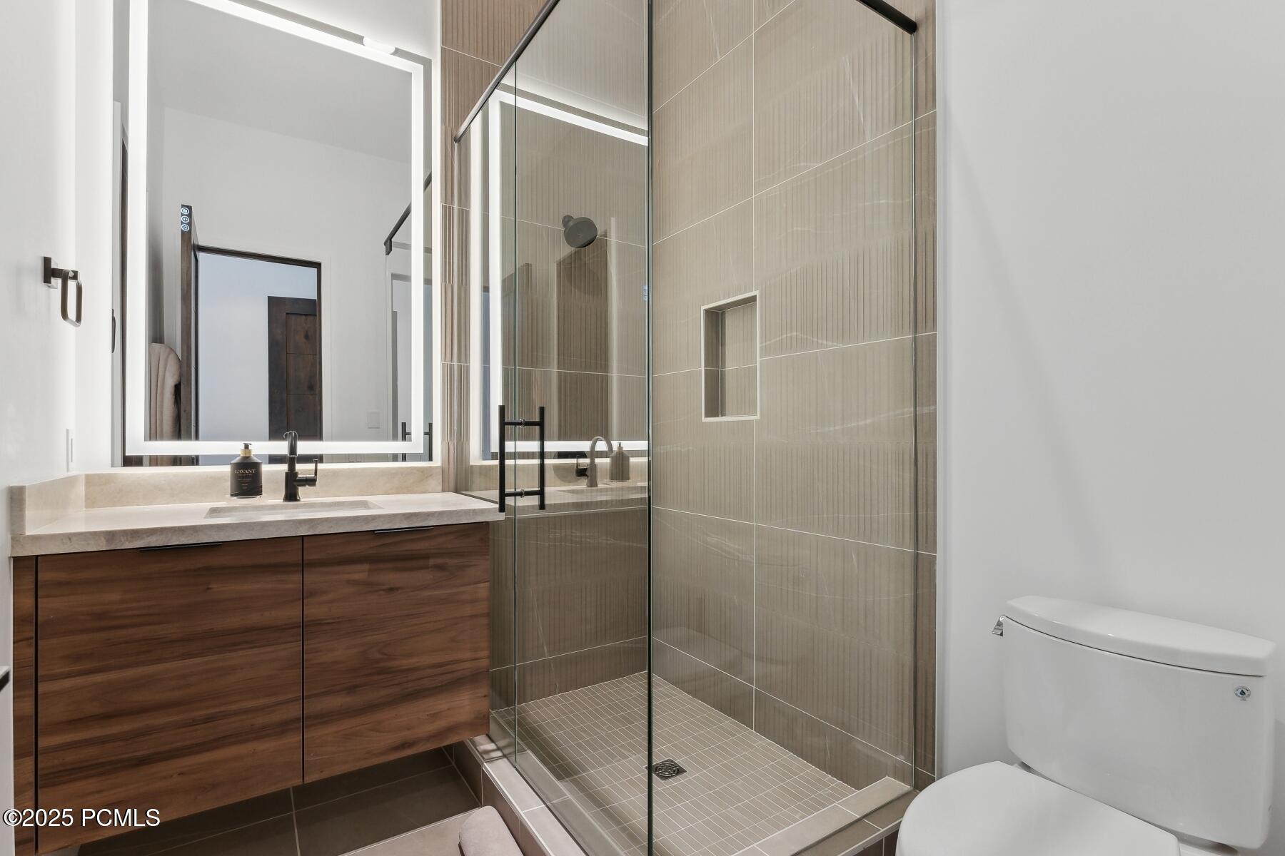 Park City, Utah 84098, United States, 6 Bedrooms Bedrooms, ,9 BathroomsBathrooms,Residential,Pending,87495