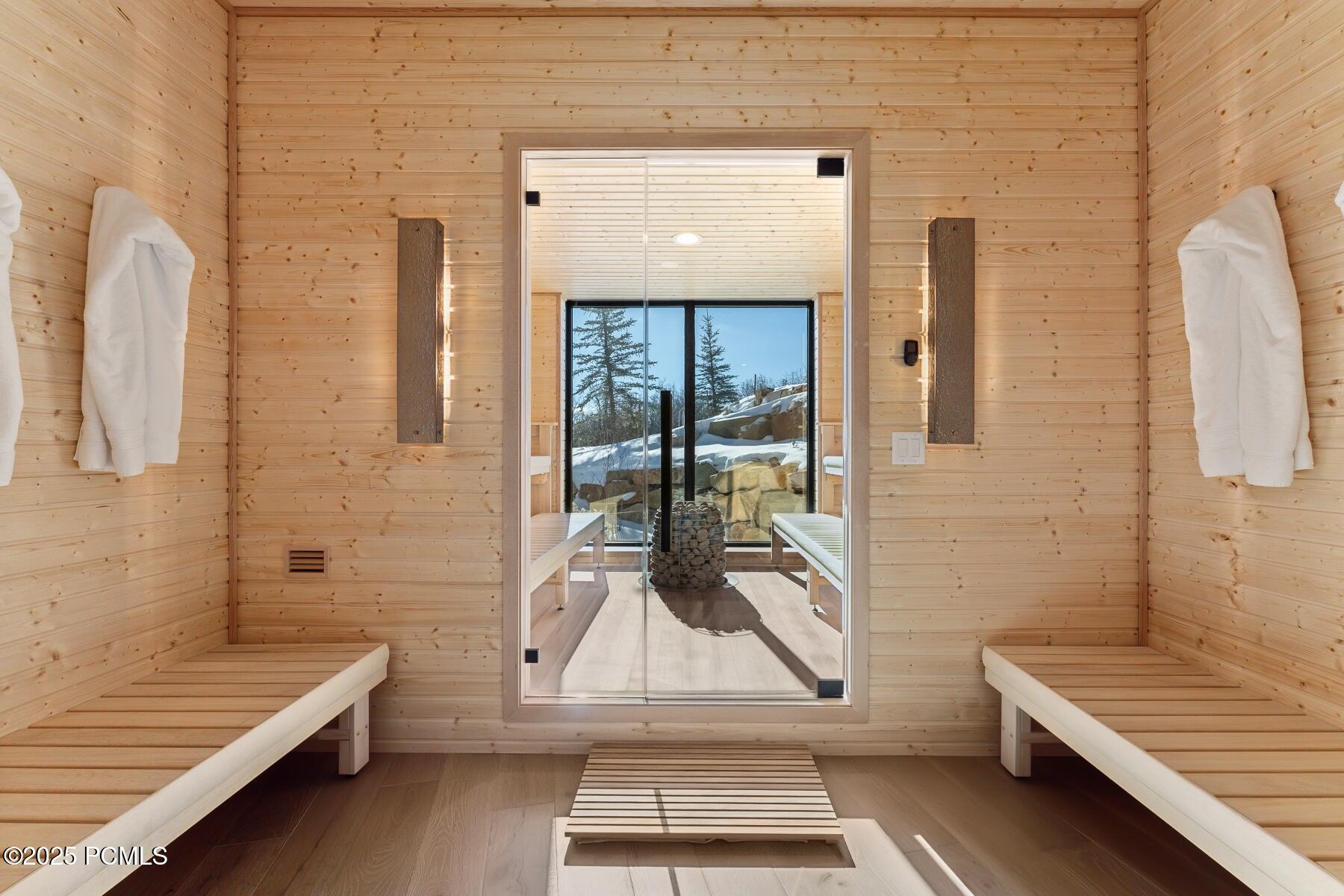 Park City, Utah 84098, United States, 6 Bedrooms Bedrooms, ,9 BathroomsBathrooms,Residential,Pending,87495