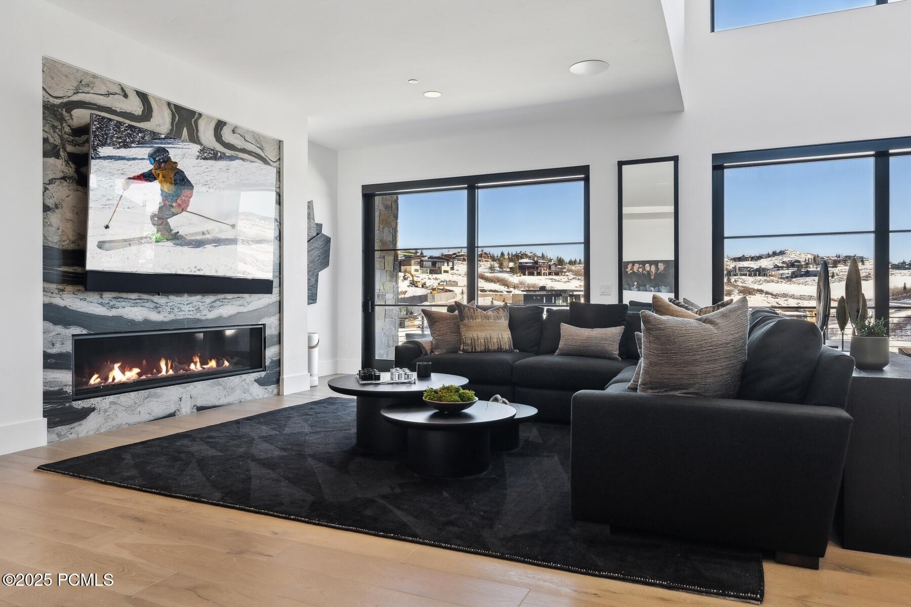 Park City, Utah 84098, United States, 6 Bedrooms Bedrooms, ,9 BathroomsBathrooms,Residential,Pending,87495