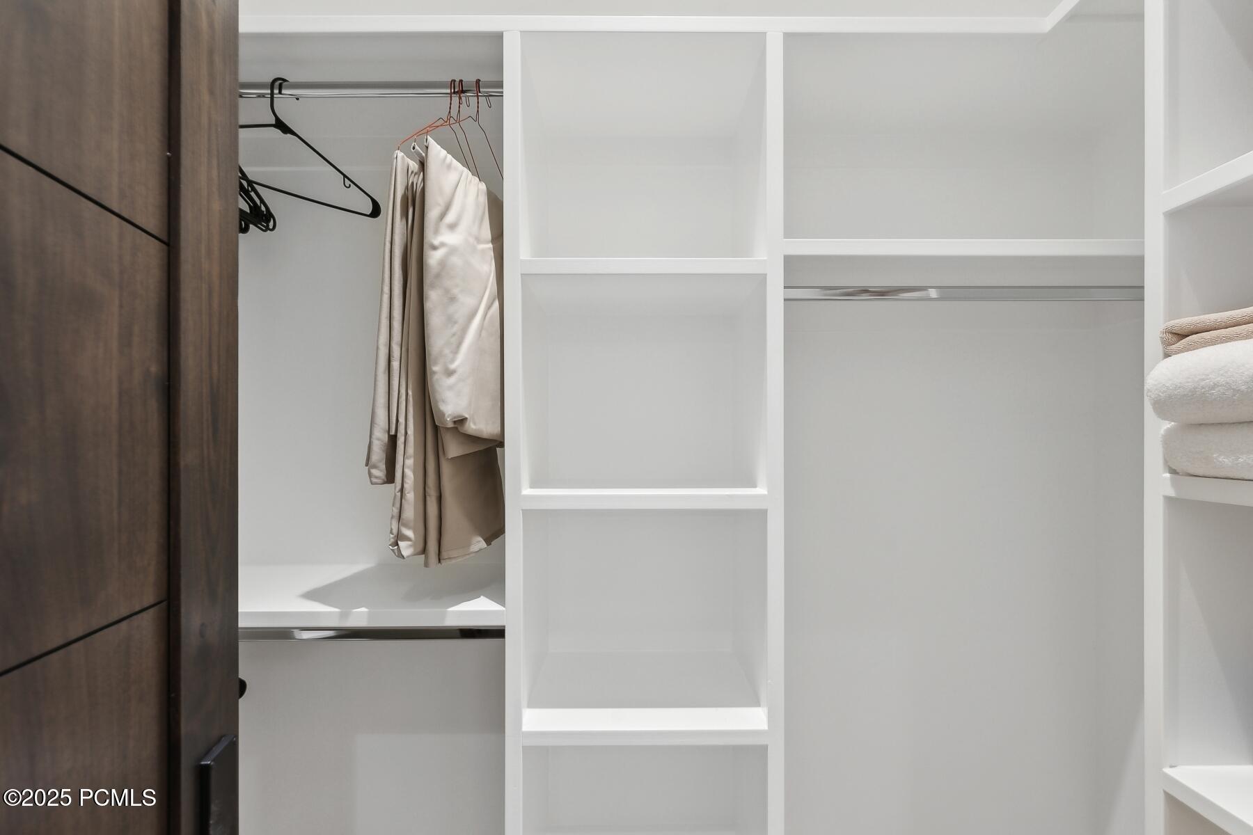 Park City, Utah 84098, United States, 6 Bedrooms Bedrooms, ,9 BathroomsBathrooms,Residential,Pending,87495