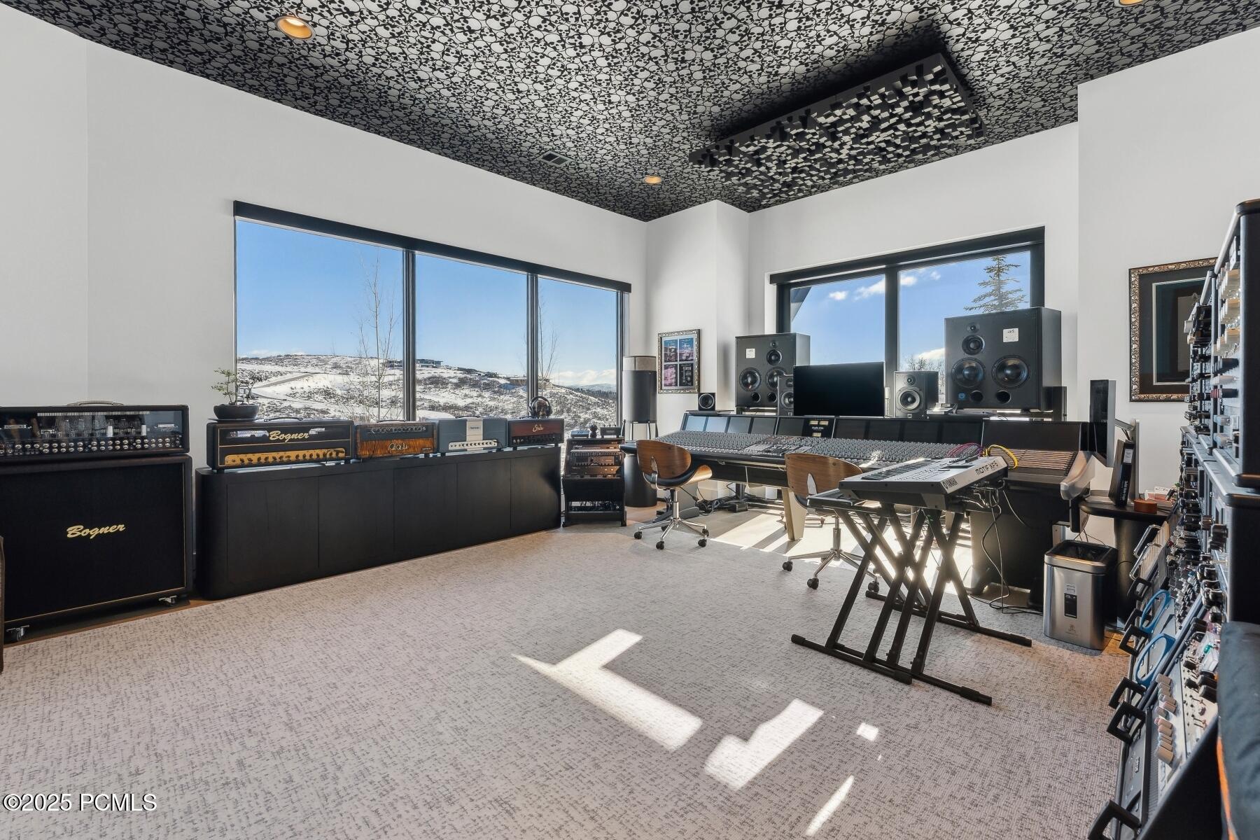 Park City, Utah 84098, United States, 6 Bedrooms Bedrooms, ,9 BathroomsBathrooms,Residential,Pending,87495