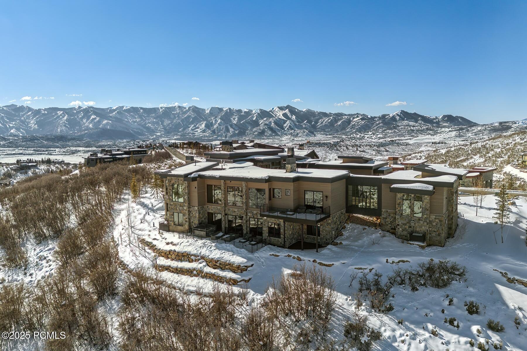 Park City, Utah 84098, United States, 6 Bedrooms Bedrooms, ,9 BathroomsBathrooms,Residential,Pending,87495