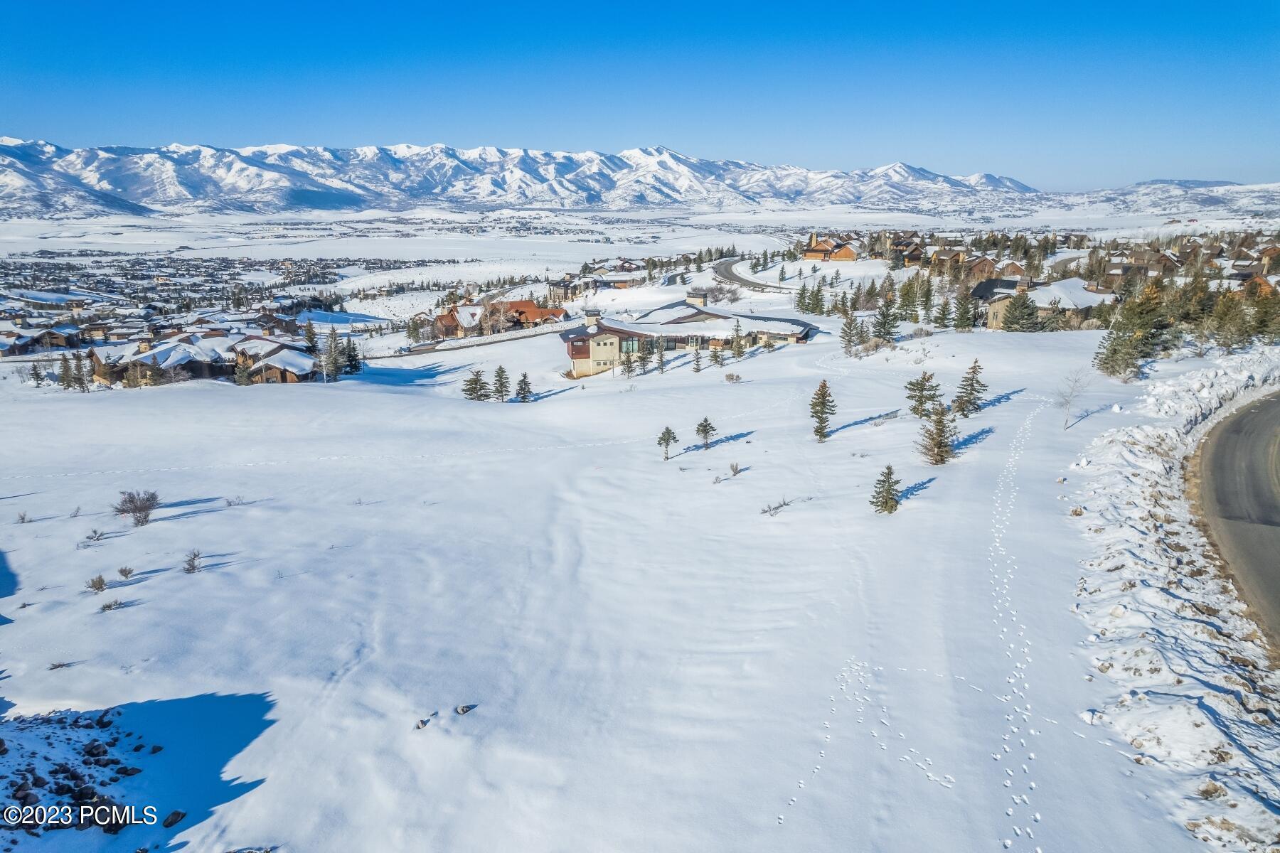 Park City, Utah 84098, United States, 4 Bedrooms Bedrooms, ,5 BathroomsBathrooms,Residential,Pending,73462