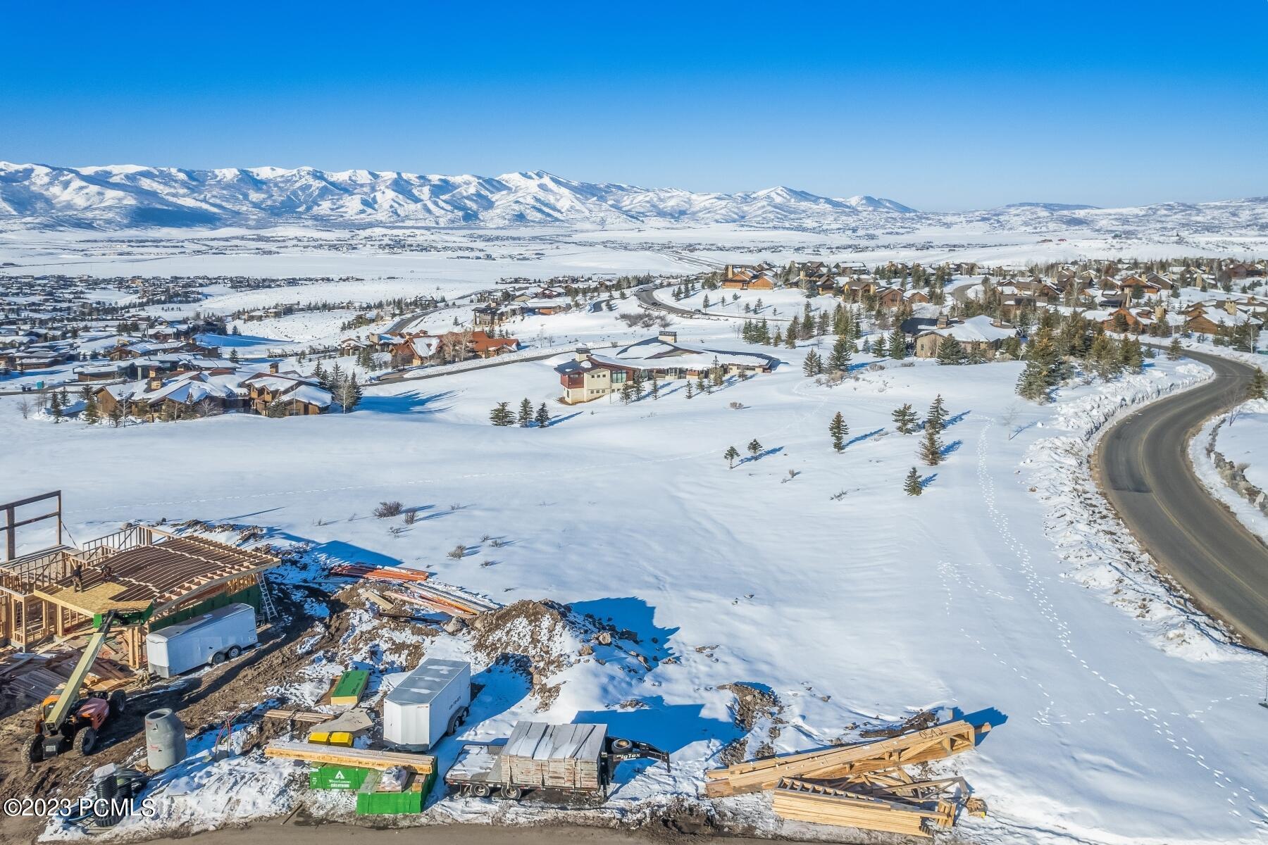 Park City, Utah 84098, United States, 4 Bedrooms Bedrooms, ,5 BathroomsBathrooms,Residential,Pending,73462