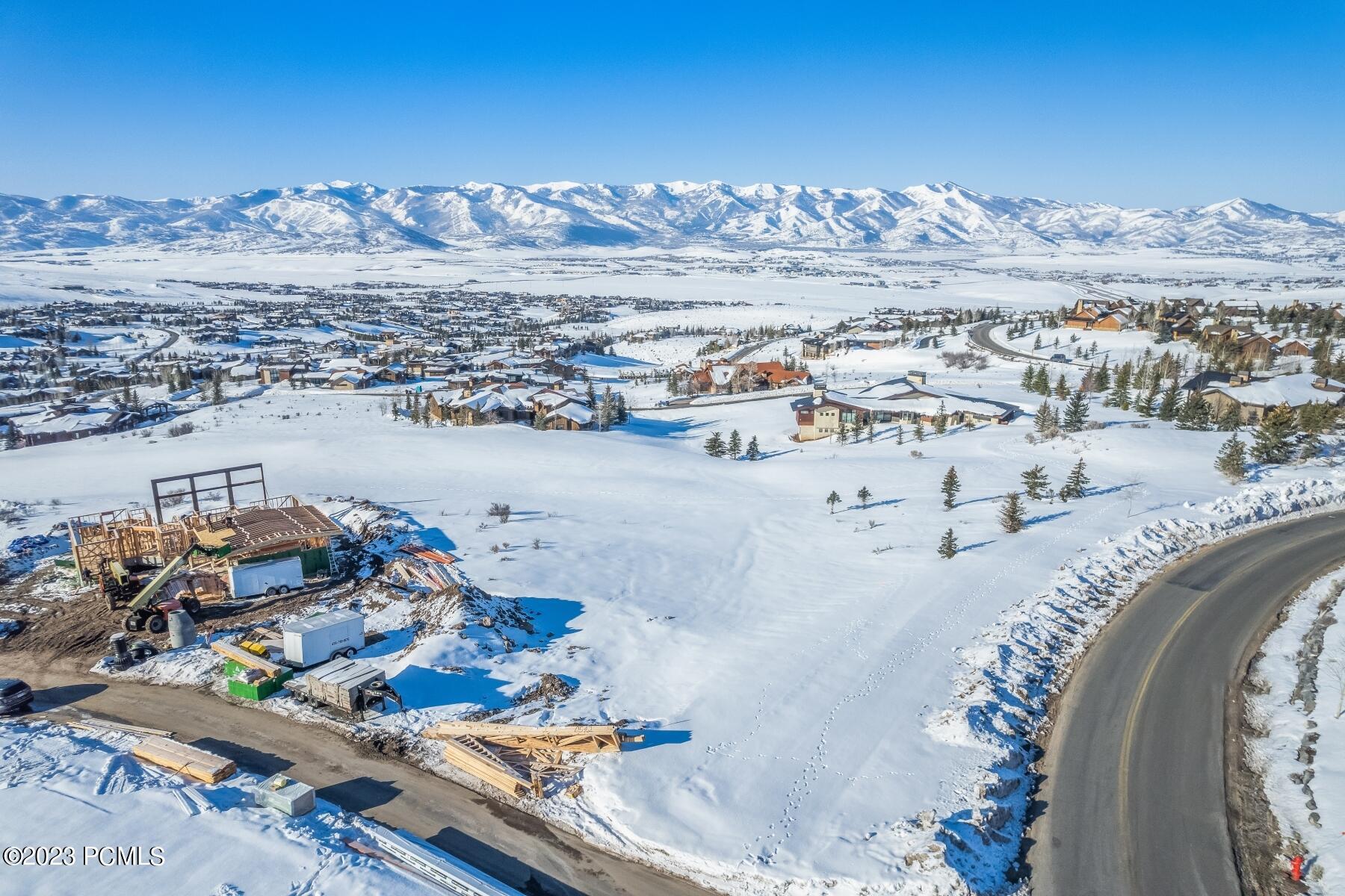 Park City, Utah 84098, United States, 4 Bedrooms Bedrooms, ,5 BathroomsBathrooms,Residential,Pending,73462
