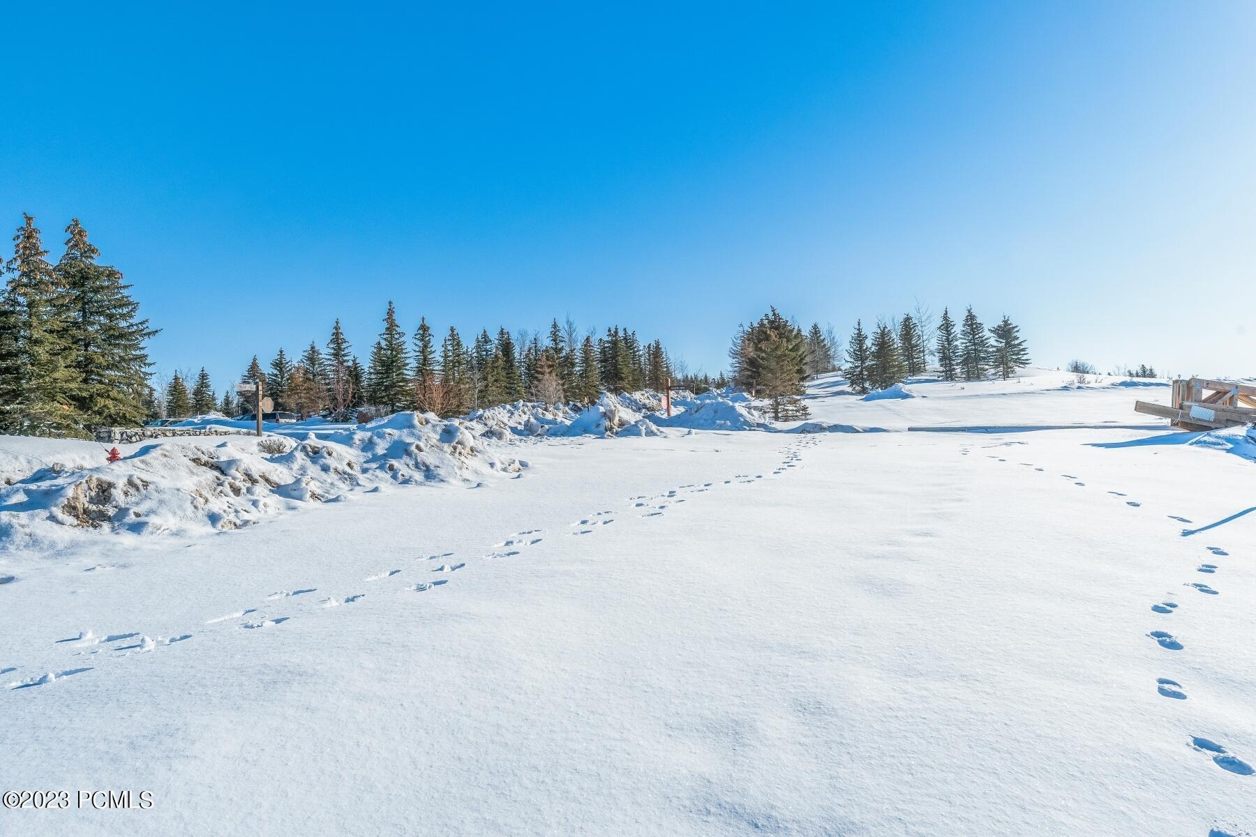 Park City, Utah 84098, United States, 4 Bedrooms Bedrooms, ,5 BathroomsBathrooms,Residential,Pending,73462