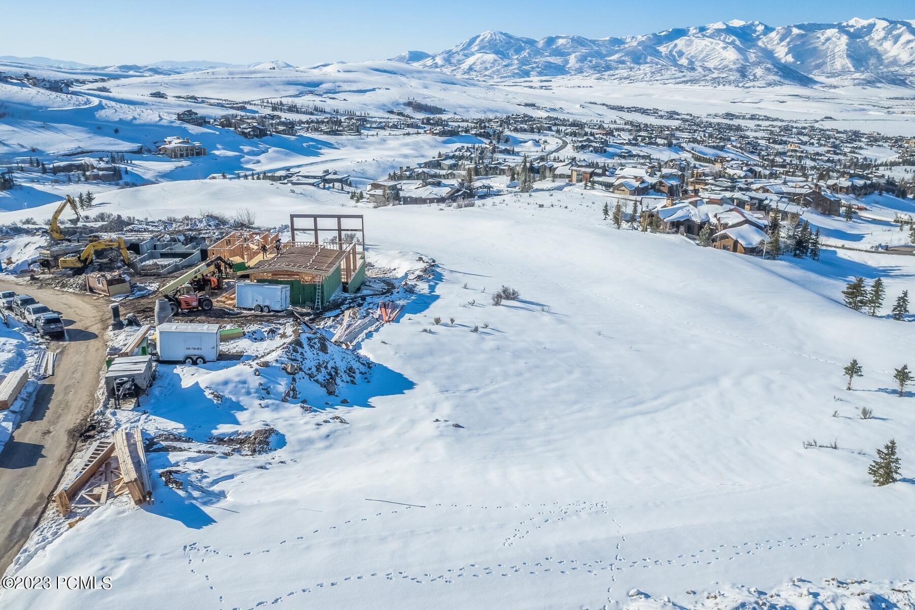 Park City, Utah 84098, United States, 4 Bedrooms Bedrooms, ,5 BathroomsBathrooms,Residential,Pending,73462