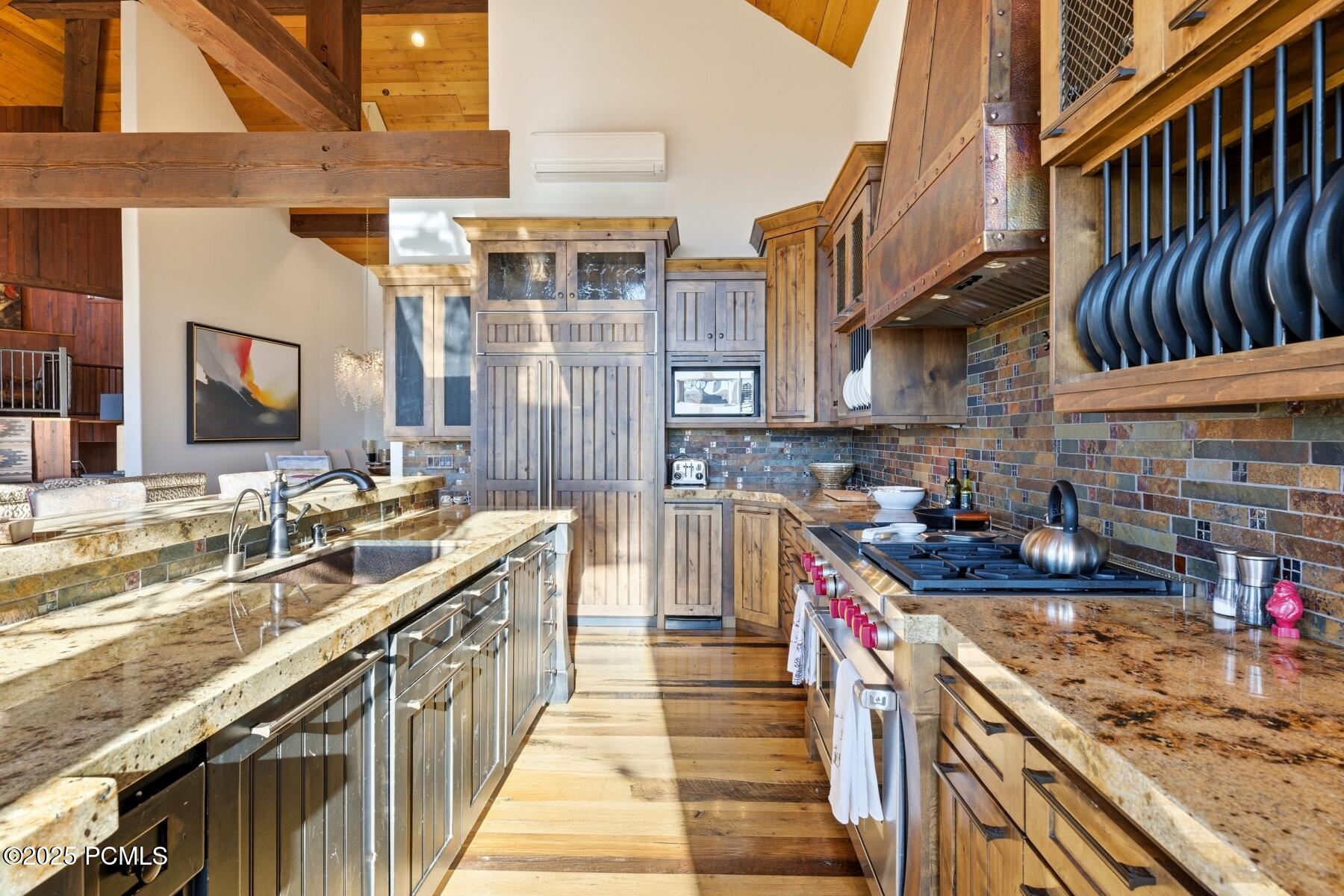 Park City, Utah 84098, United States, 5 Bedrooms Bedrooms, ,8 BathroomsBathrooms,Residential,Active,256546