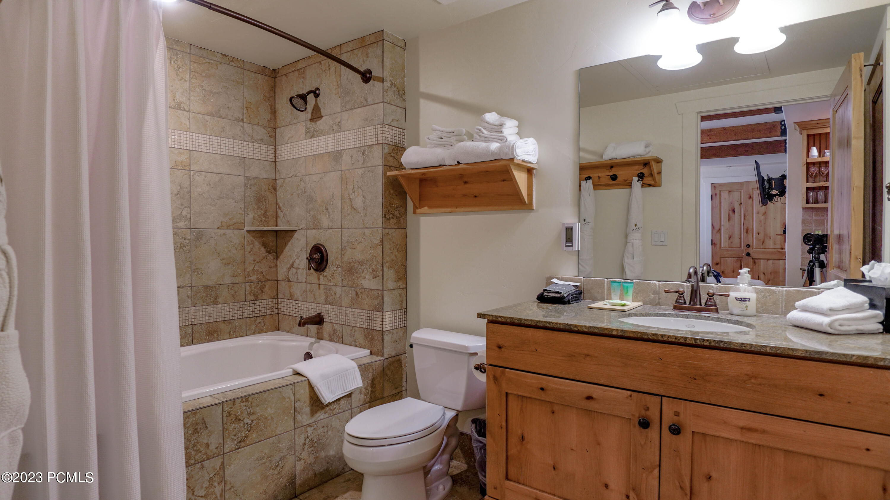 1456 Newpark Boulevard #213A/B, Park City, Utah image 19