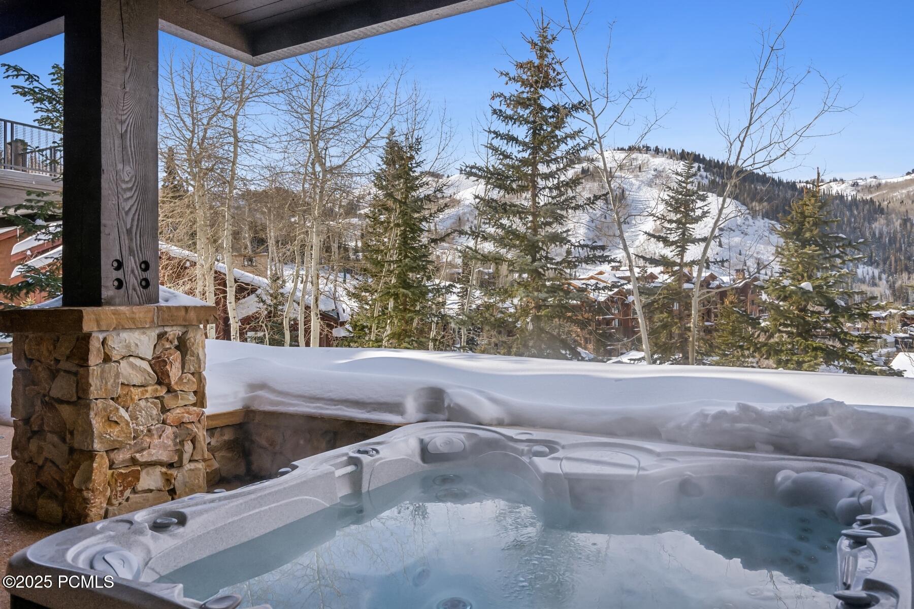 Park City, Utah 84060, United States, 4 Bedrooms Bedrooms, ,6 BathroomsBathrooms,Residential,Pending,17176