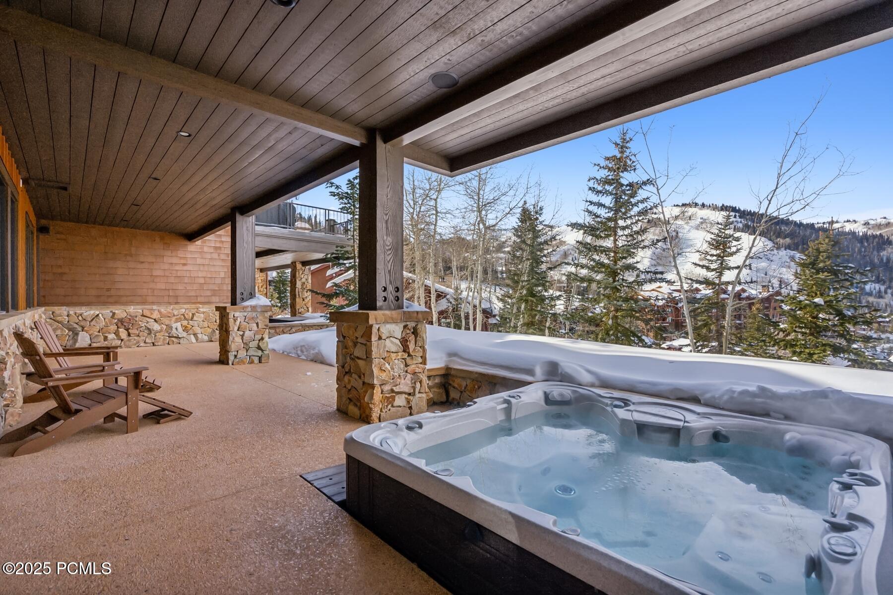 Park City, Utah 84060, United States, 4 Bedrooms Bedrooms, ,6 BathroomsBathrooms,Residential,Pending,17176