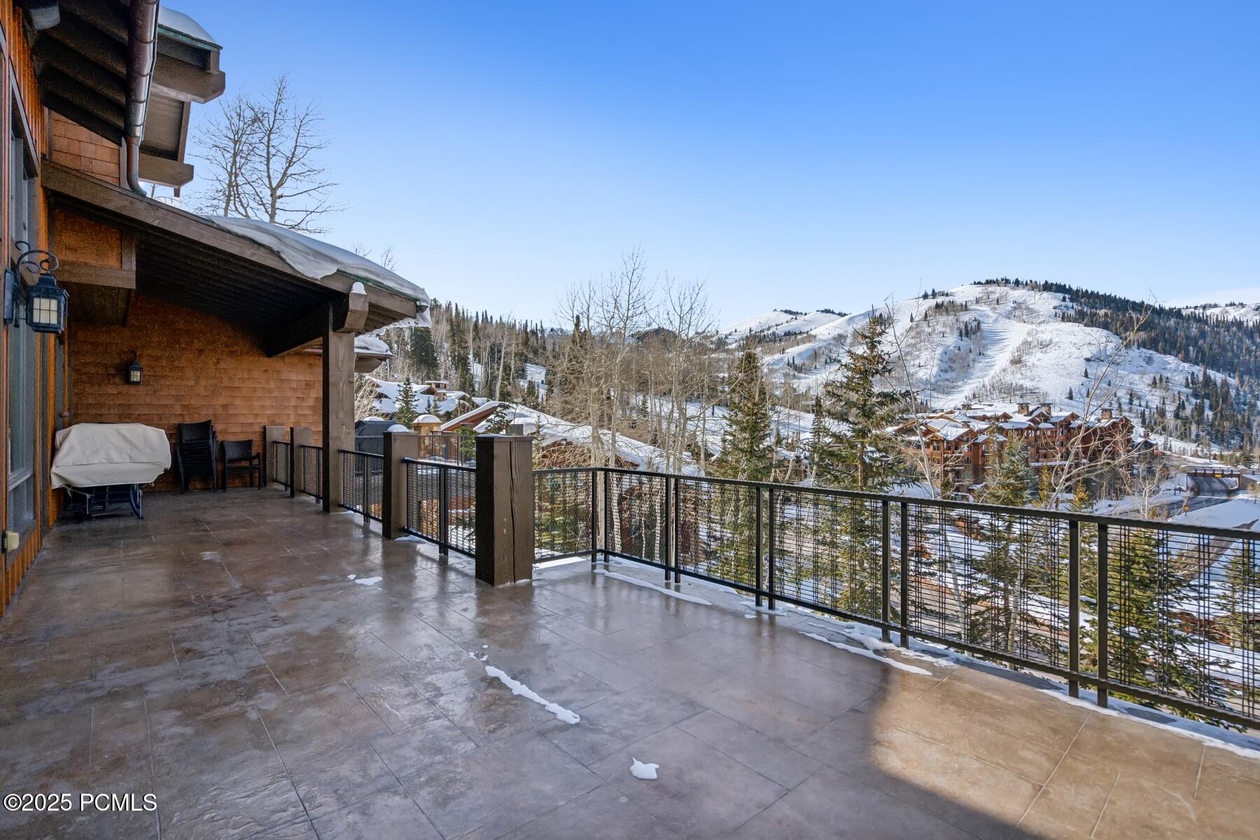 Park City, Utah 84060, United States, 4 Bedrooms Bedrooms, ,6 BathroomsBathrooms,Residential,Pending,17176