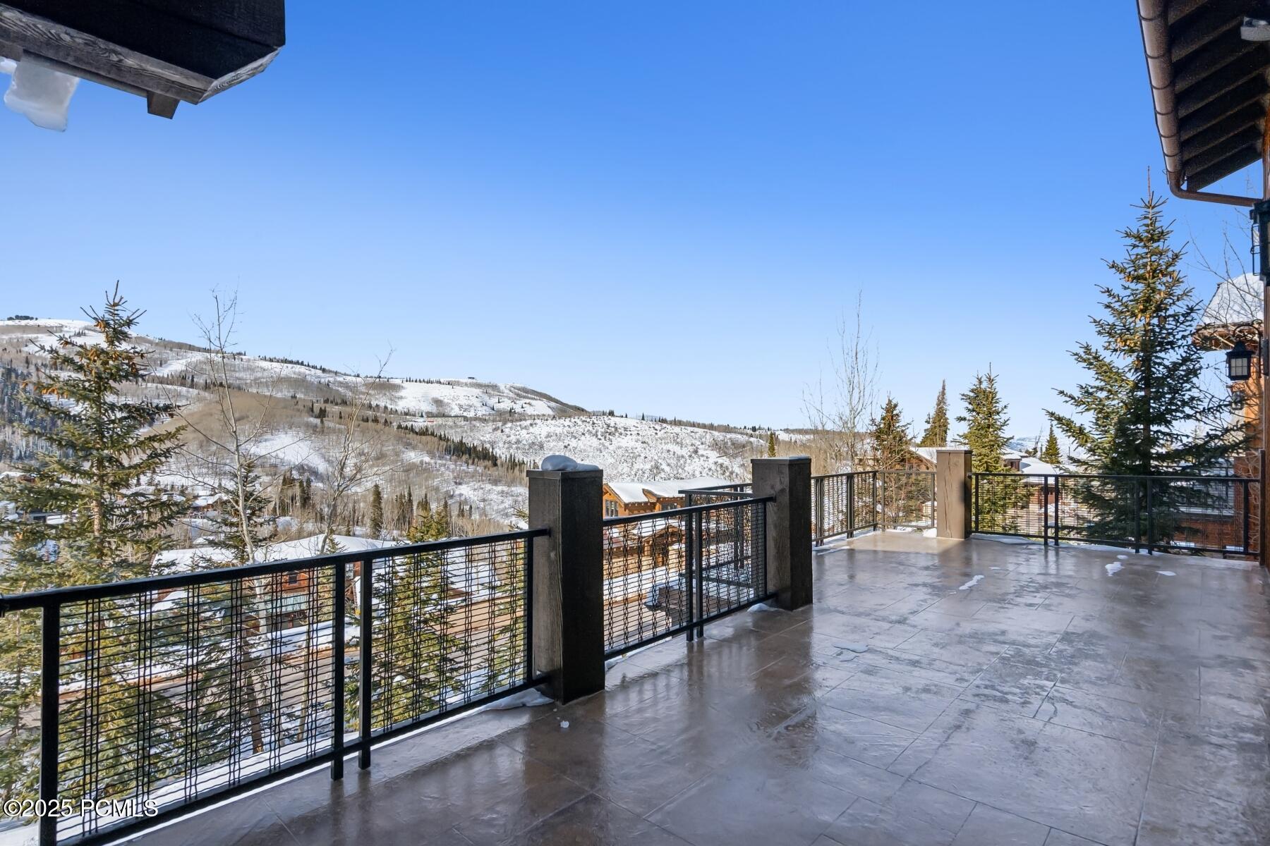 Park City, Utah 84060, United States, 4 Bedrooms Bedrooms, ,6 BathroomsBathrooms,Residential,Pending,17176