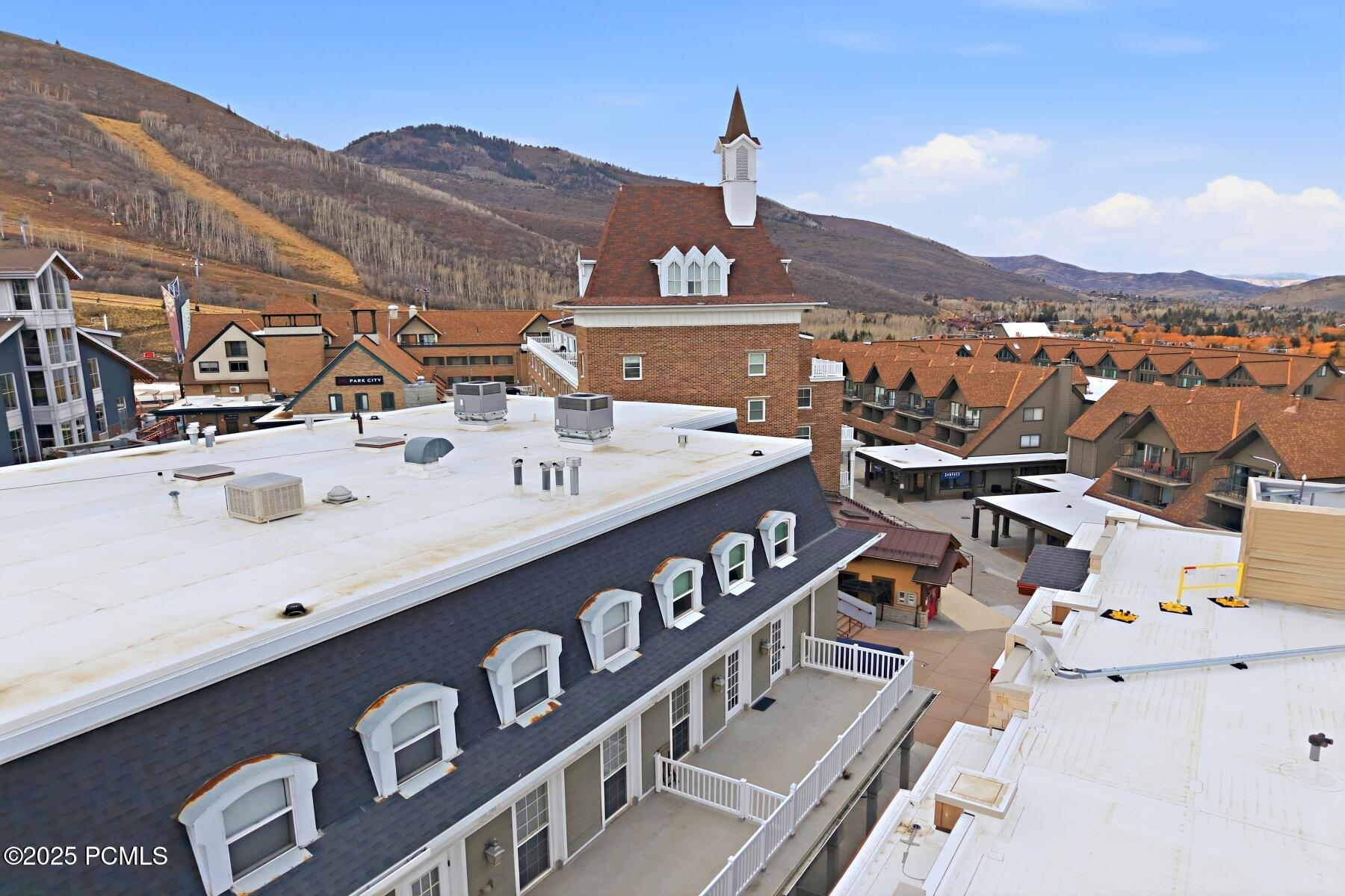 Park City, Utah 84060, United States, 1 Bedroom Bedrooms, ,2 BathroomsBathrooms,Residential,Active,245810