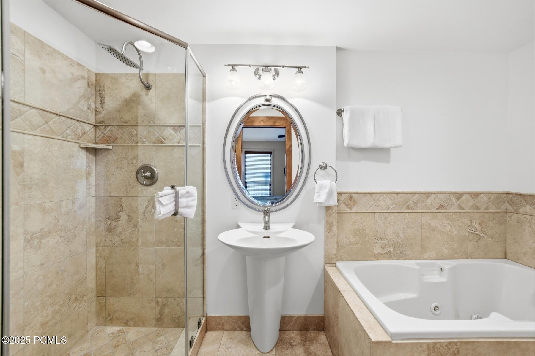 Park City, Utah 84060, United States, 1 Bedroom Bedrooms, ,2 BathroomsBathrooms,Residential,Active,245810