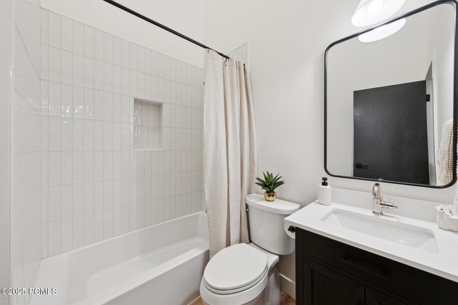 Park City, Utah 84060, United States, 3 Bedrooms Bedrooms, ,3 BathroomsBathrooms,Residential,Active,181509