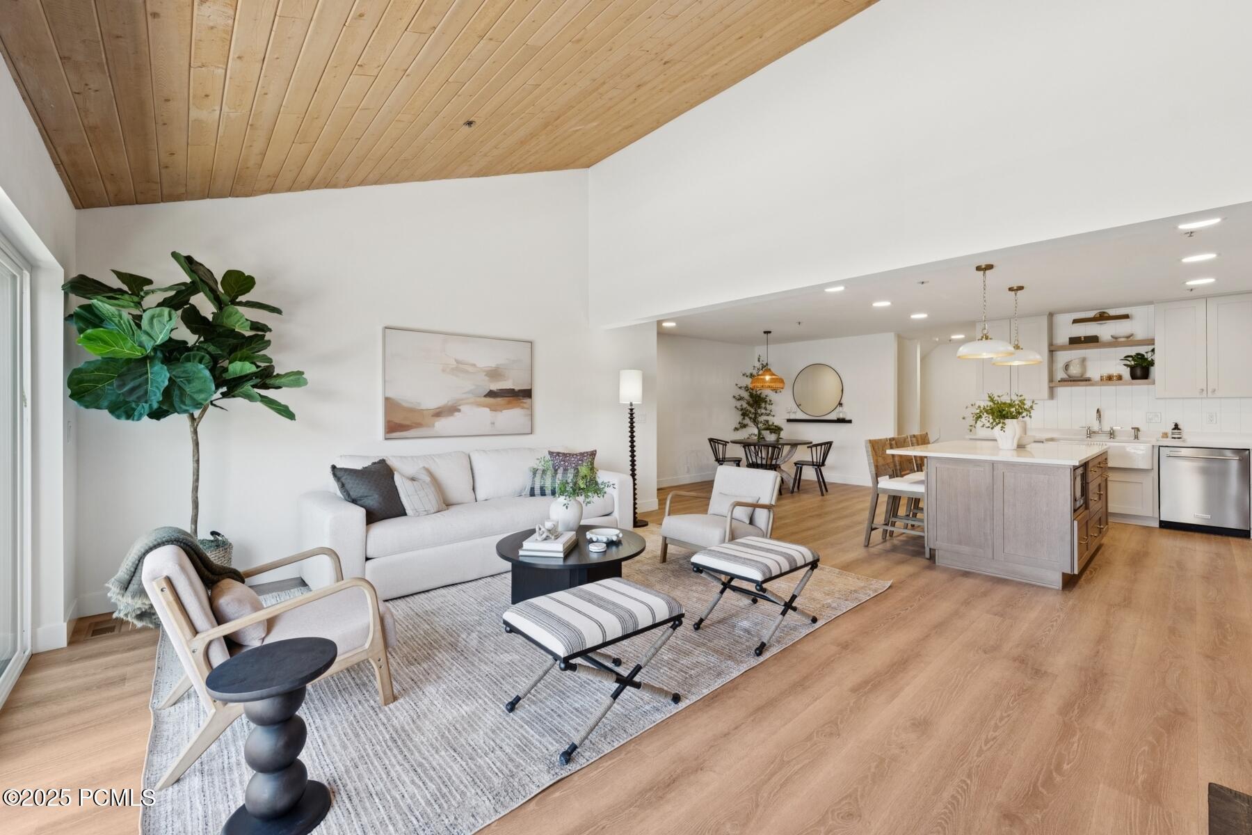 Park City, Utah 84060, United States, 3 Bedrooms Bedrooms, ,3 BathroomsBathrooms,Residential,Active,181509