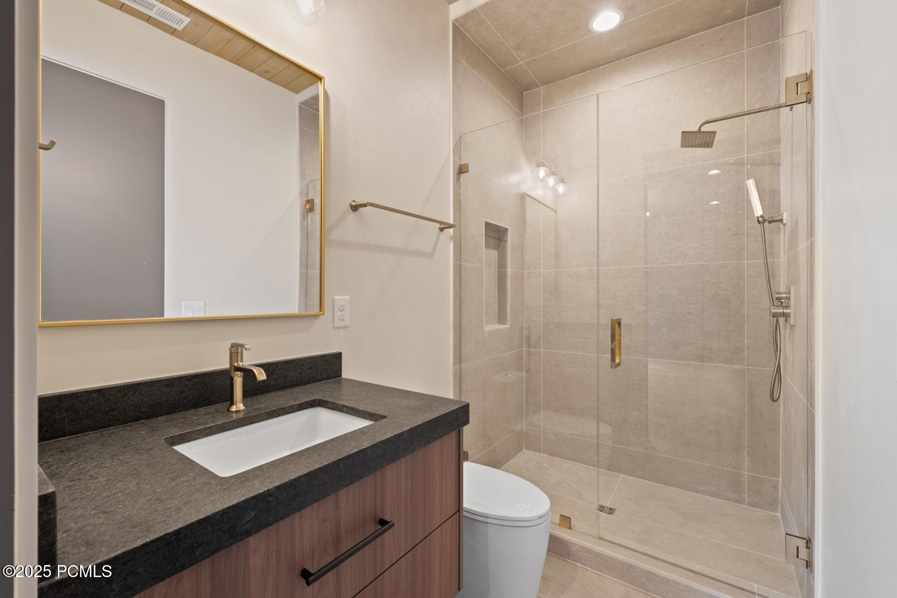 Hideout, Utah 84036, United States, 5 Bedrooms Bedrooms, ,6 BathroomsBathrooms,Residential,Active,123450