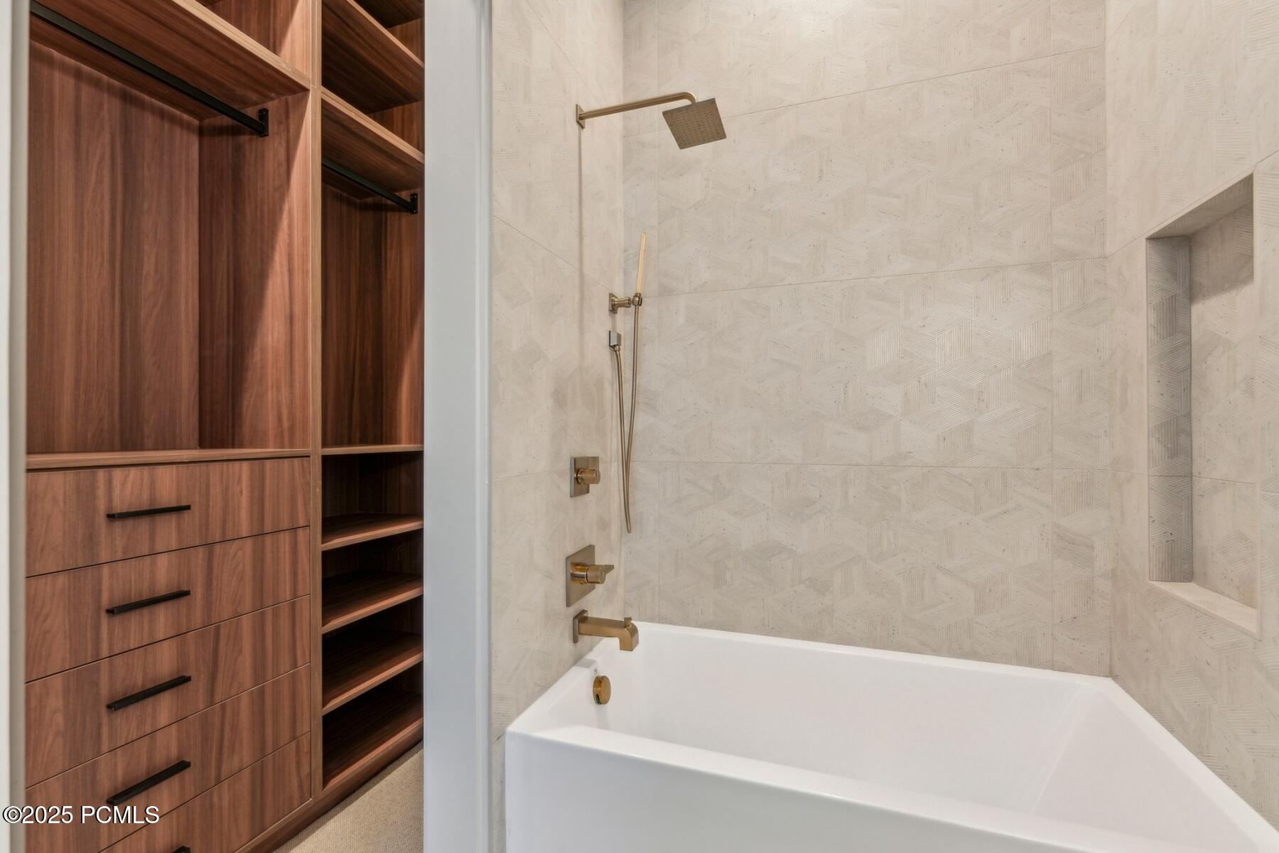 Hideout, Utah 84036, United States, 5 Bedrooms Bedrooms, ,6 BathroomsBathrooms,Residential,Active,123450