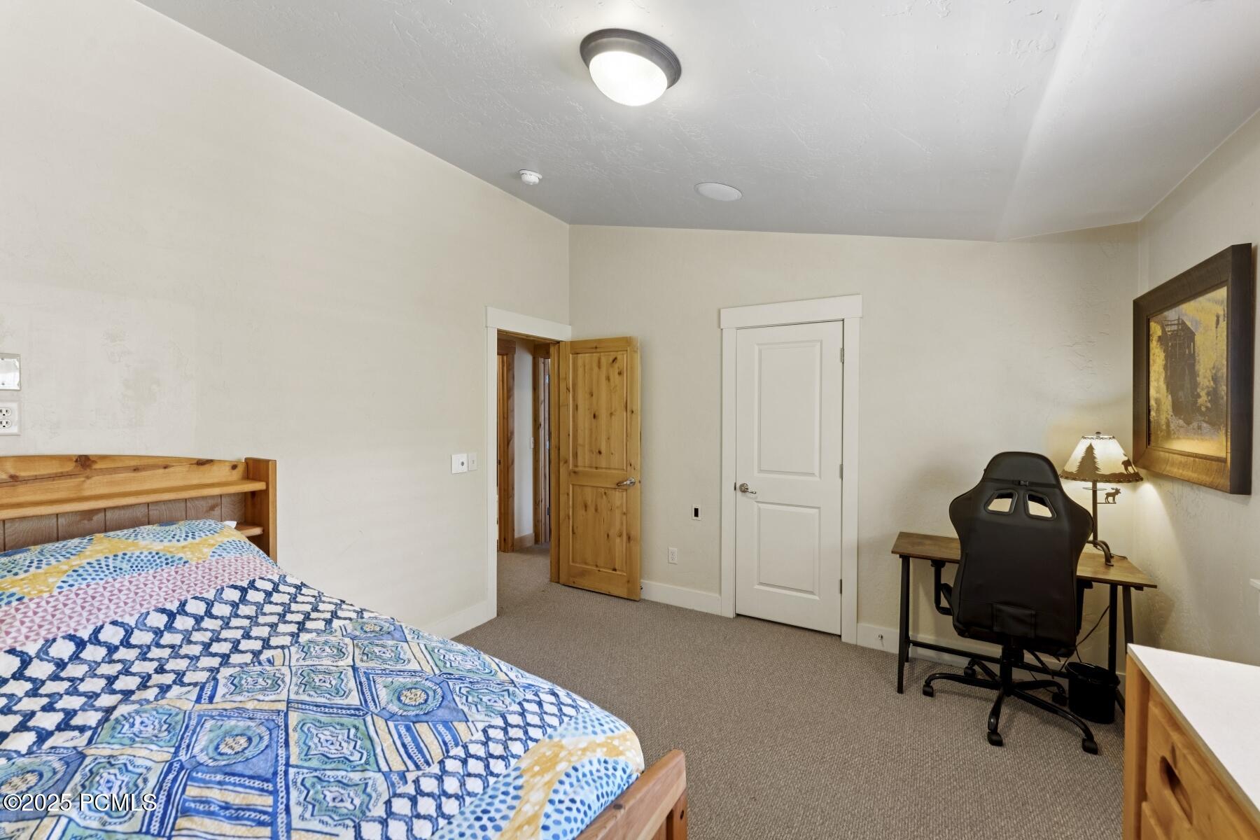 Park City, Utah 84098, United States, 4 Bedrooms Bedrooms, ,4 BathroomsBathrooms,Residential,Pending,181158