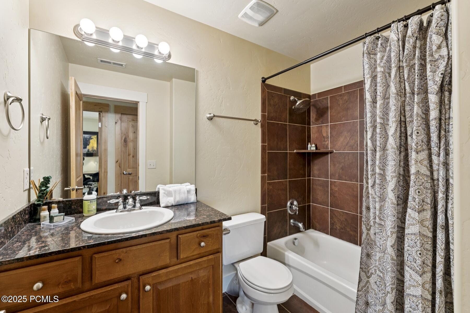 Park City, Utah 84098, United States, 4 Bedrooms Bedrooms, ,4 BathroomsBathrooms,Residential,Pending,181158