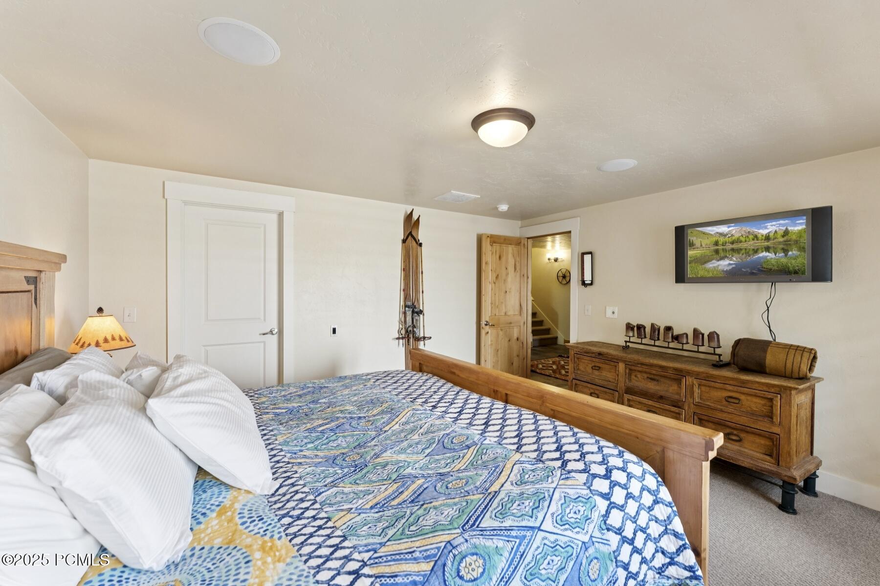 Park City, Utah 84098, United States, 4 Bedrooms Bedrooms, ,4 BathroomsBathrooms,Residential,Pending,181158