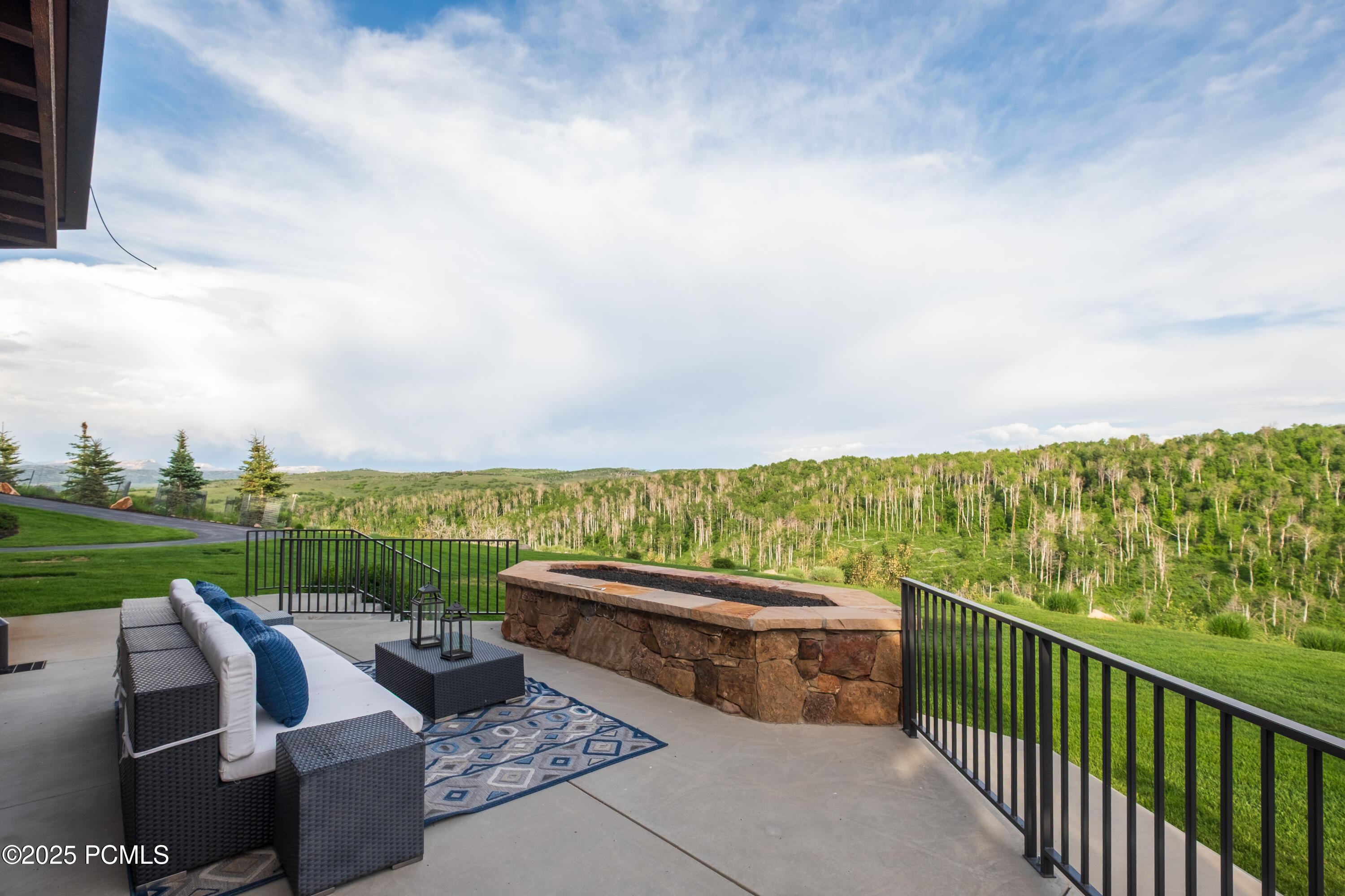 Heber City, Utah 84032, United States, 7 Bedrooms Bedrooms, ,10 BathroomsBathrooms,Residential,Active,58285