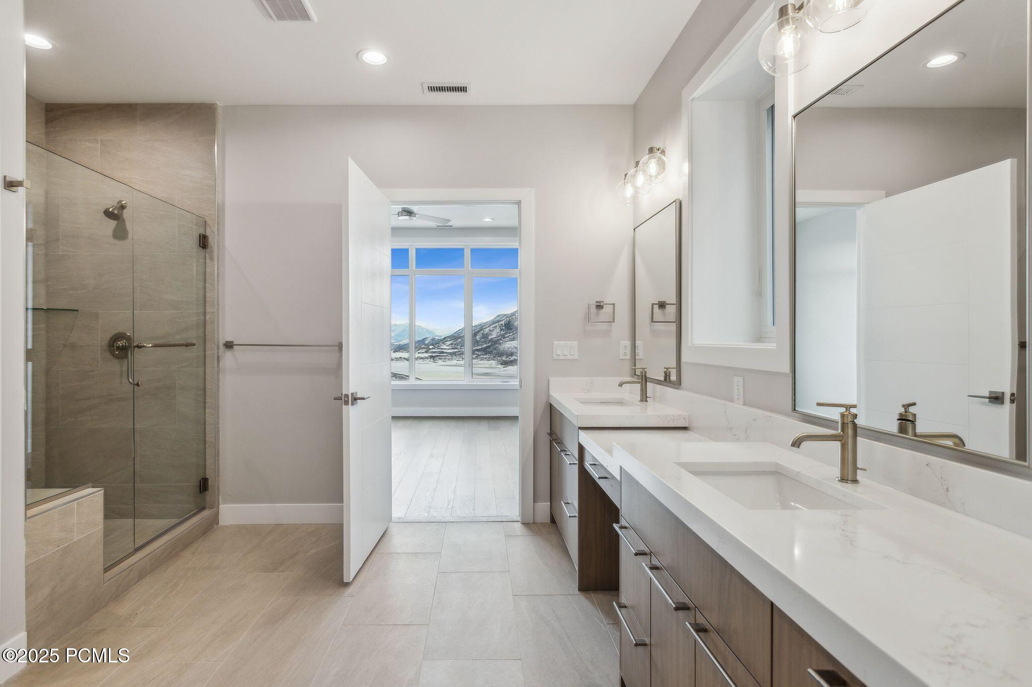 Hideout, Utah 84036, United States, 3 Bedrooms Bedrooms, ,4 BathroomsBathrooms,Residential,Active,32127