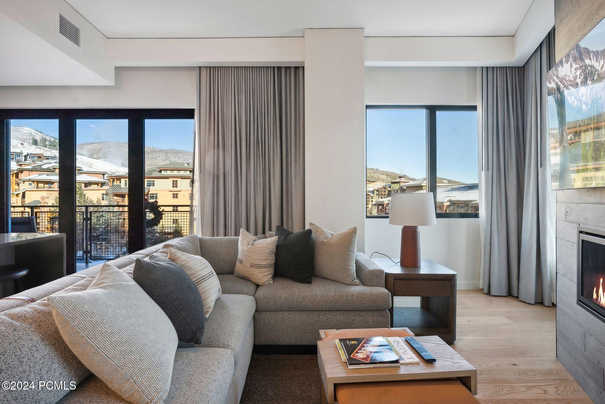 Park City, Utah 84098, United States, 3 Bedrooms Bedrooms, ,3 BathroomsBathrooms,Residential,Active,31207