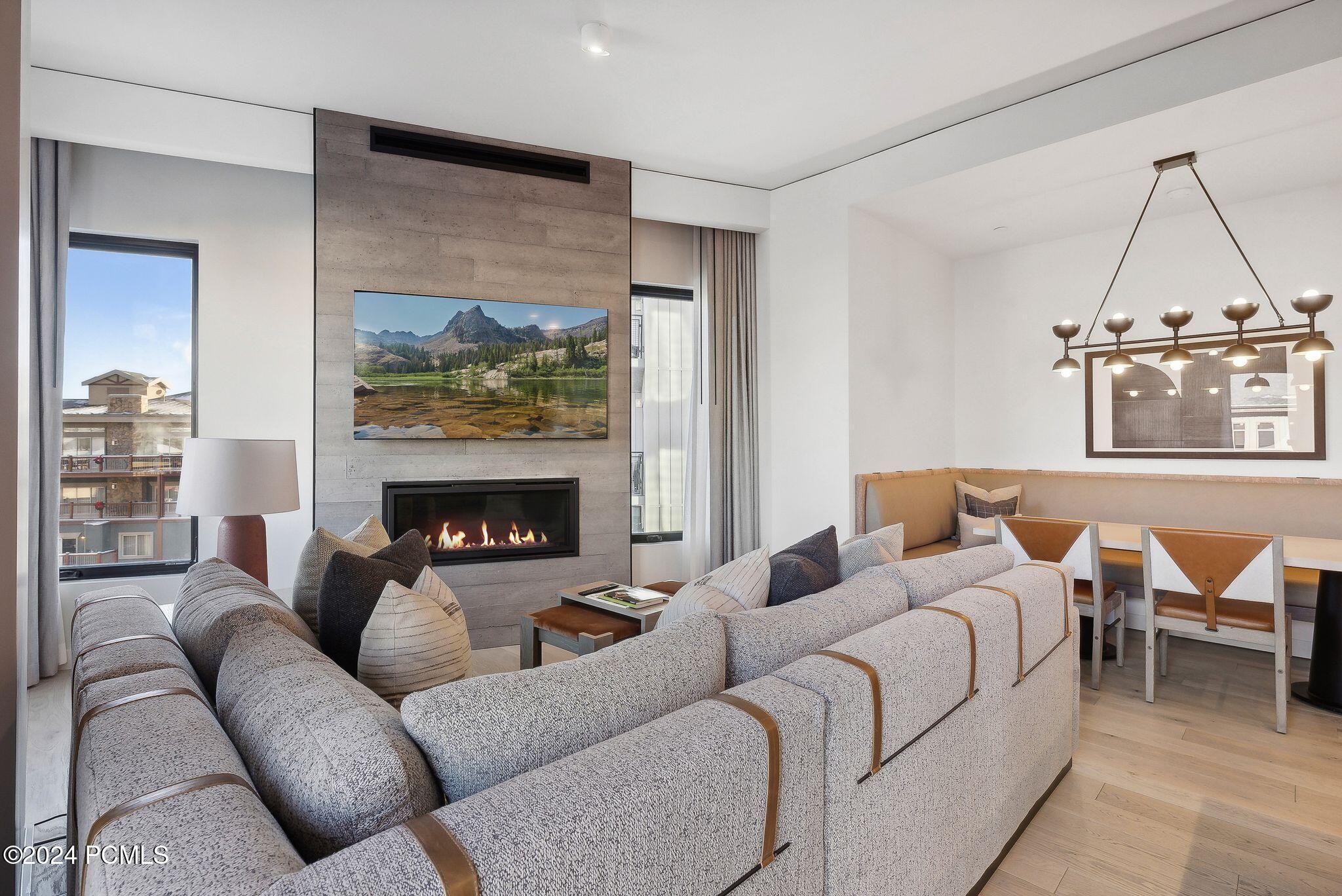 Park City, Utah 84098, United States, 3 Bedrooms Bedrooms, ,3 BathroomsBathrooms,Residential,Active,31207