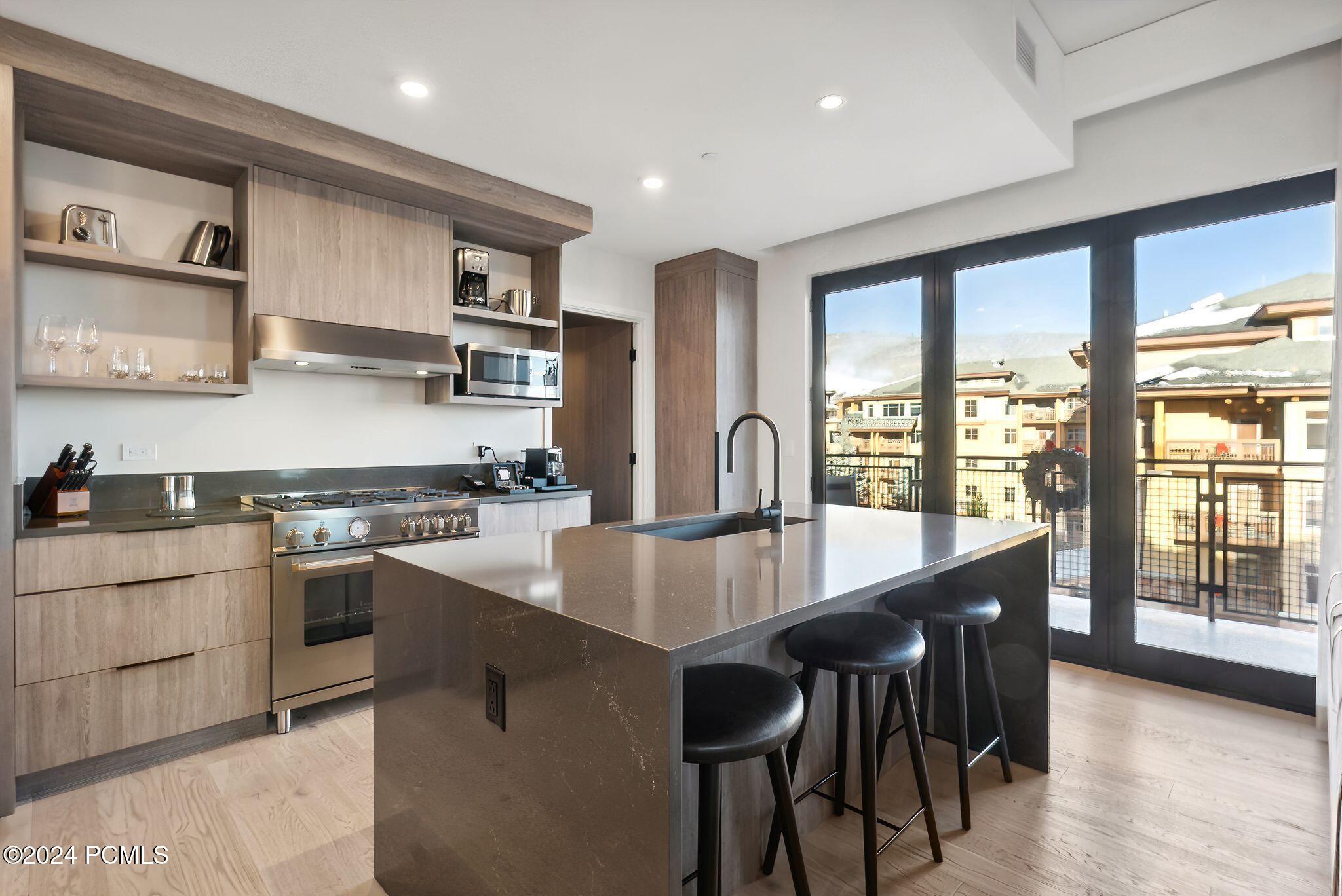 Park City, Utah 84098, United States, 3 Bedrooms Bedrooms, ,3 BathroomsBathrooms,Residential,Active,31207