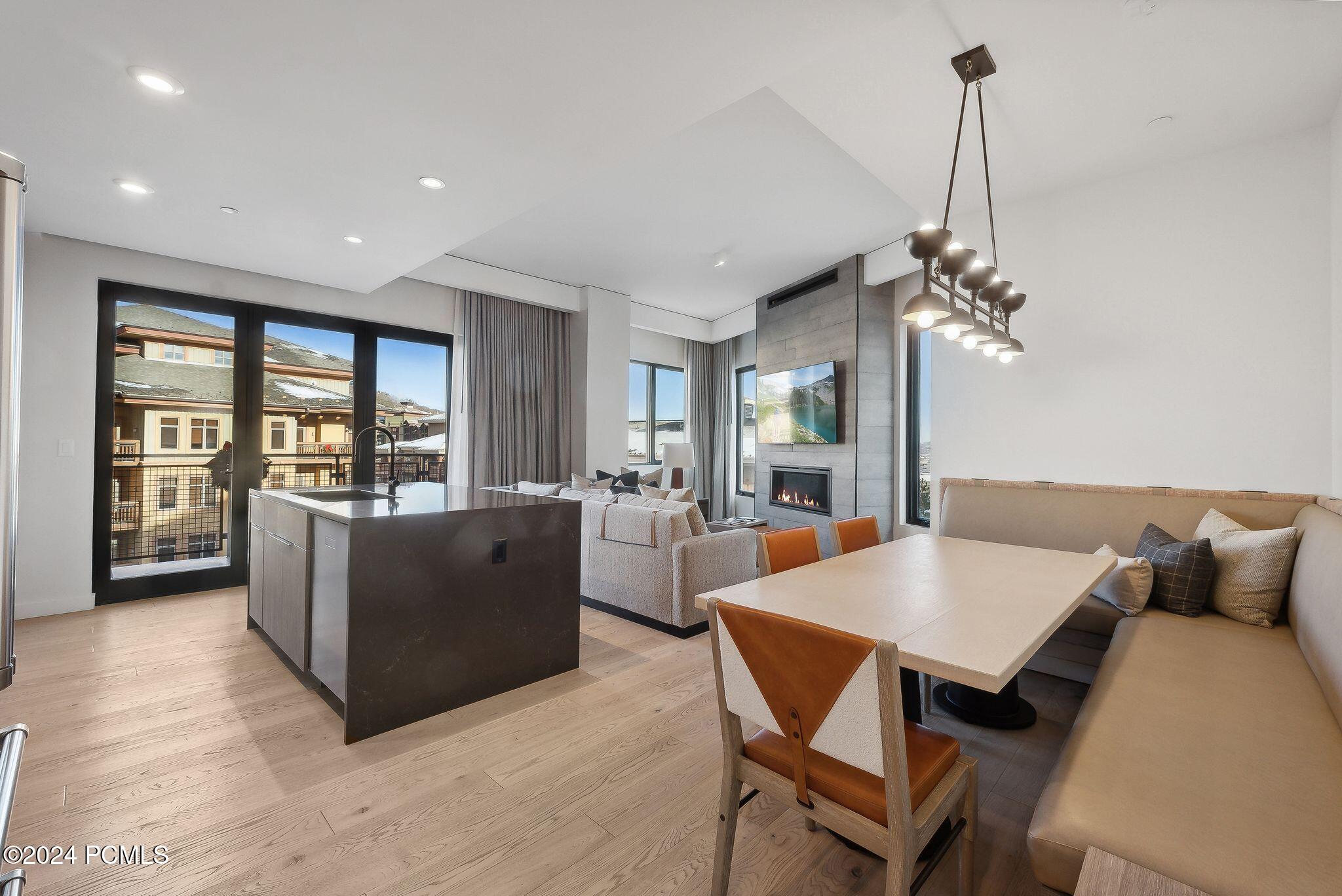 Park City, Utah 84098, United States, 3 Bedrooms Bedrooms, ,3 BathroomsBathrooms,Residential,Active,31207